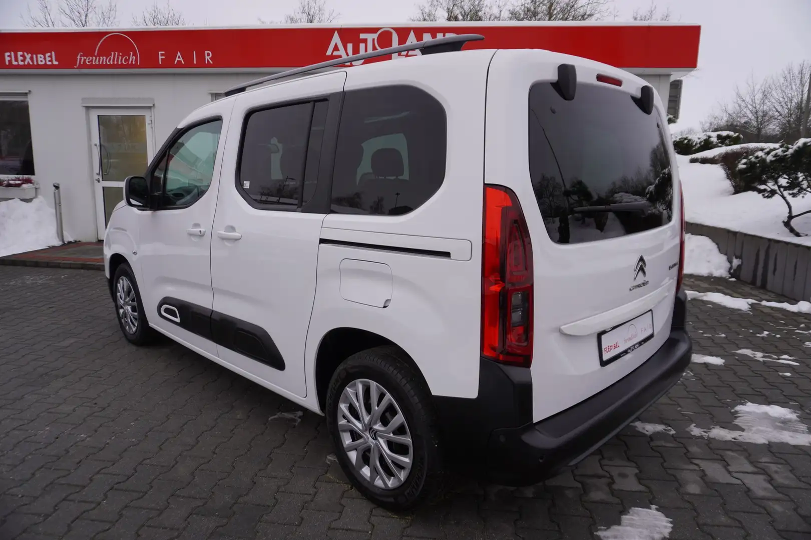 Citroen Berlingo 1.2 PureTech Shine M Kamera Head-Up LED Blanc - 2