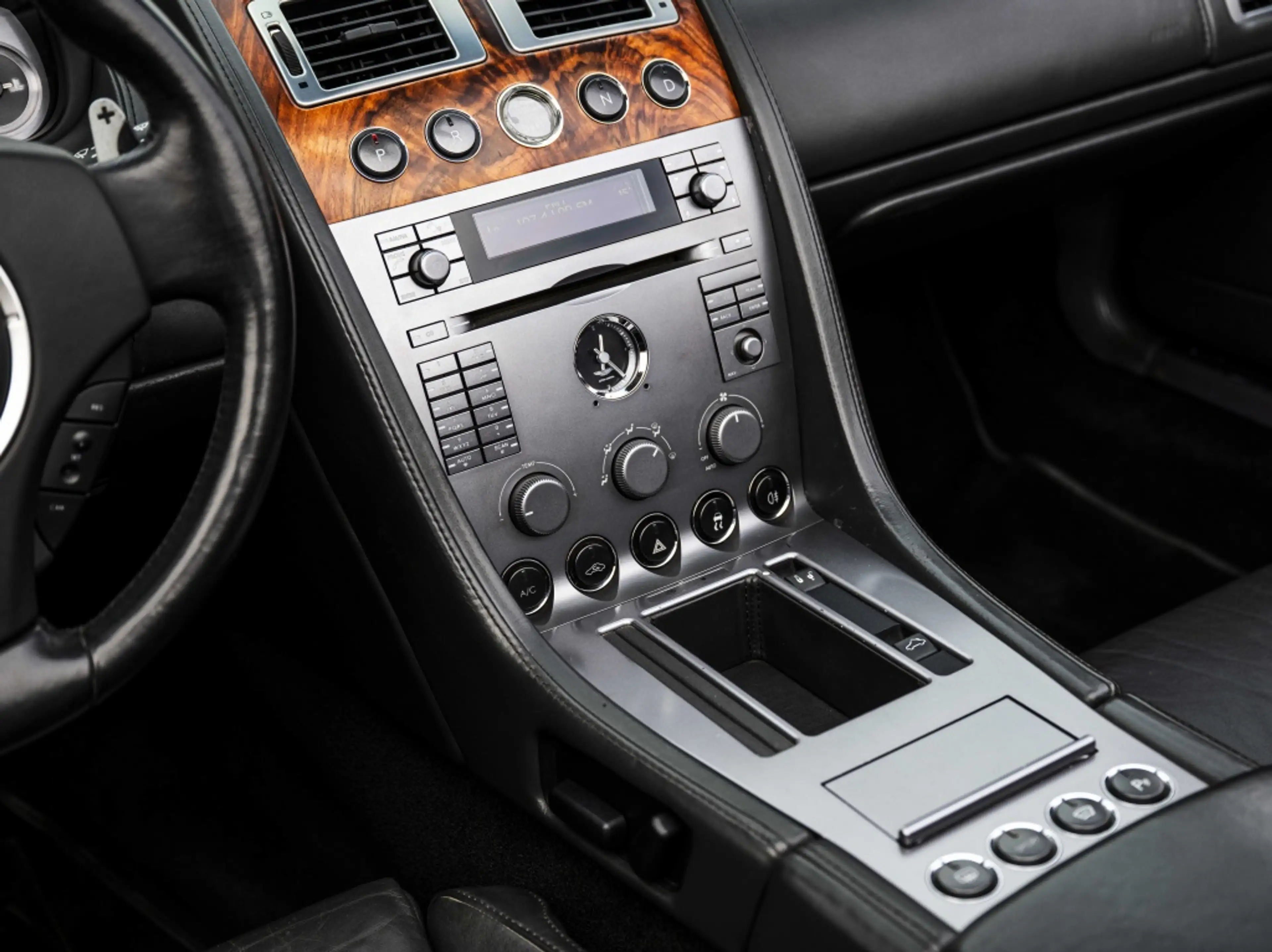 Aston Martin DB9 Volante 5.9 V12 Touchtronic — photo 7