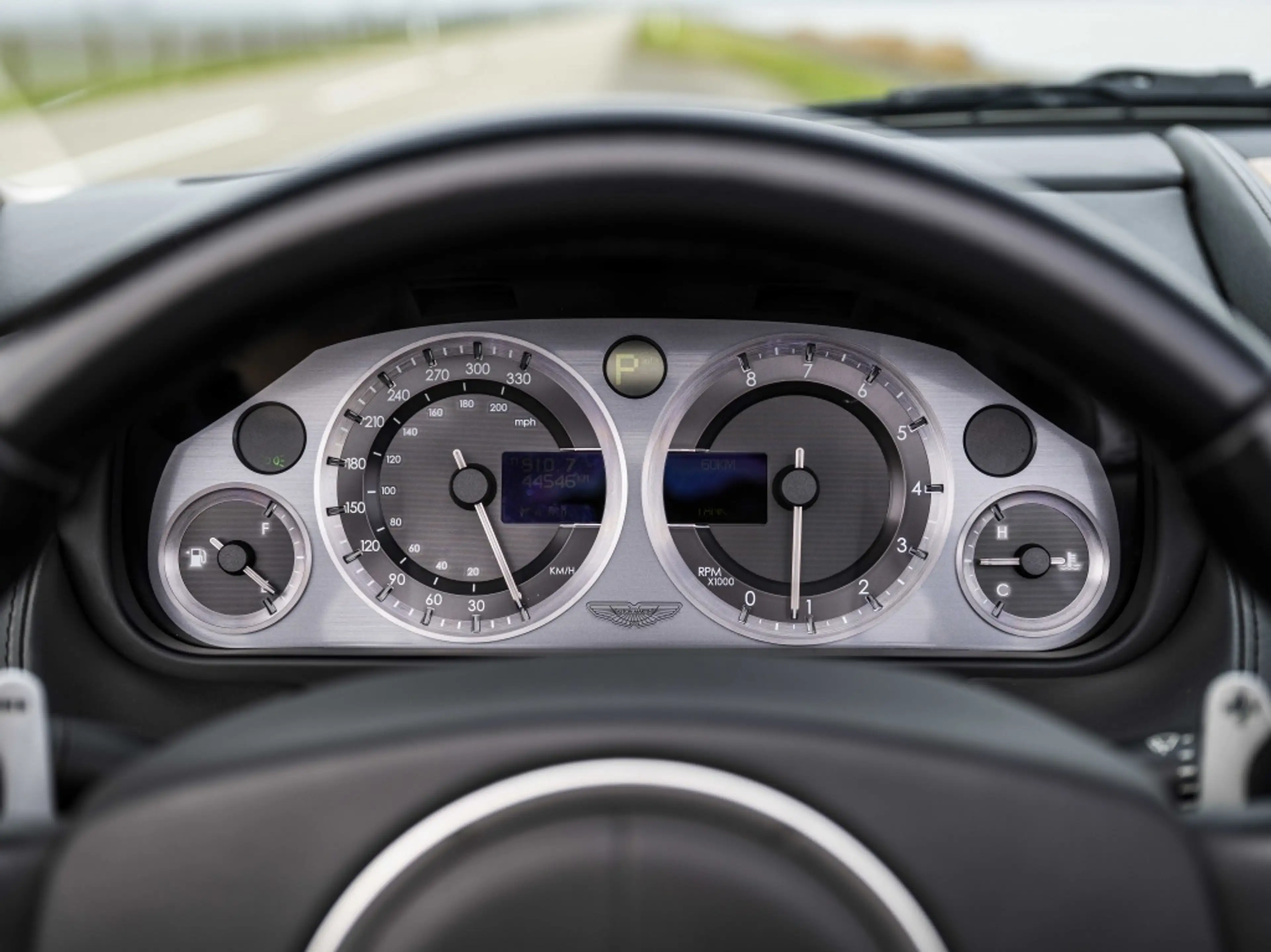 Aston Martin DB9 Volante 5.9 V12 Touchtronic — photo 13
