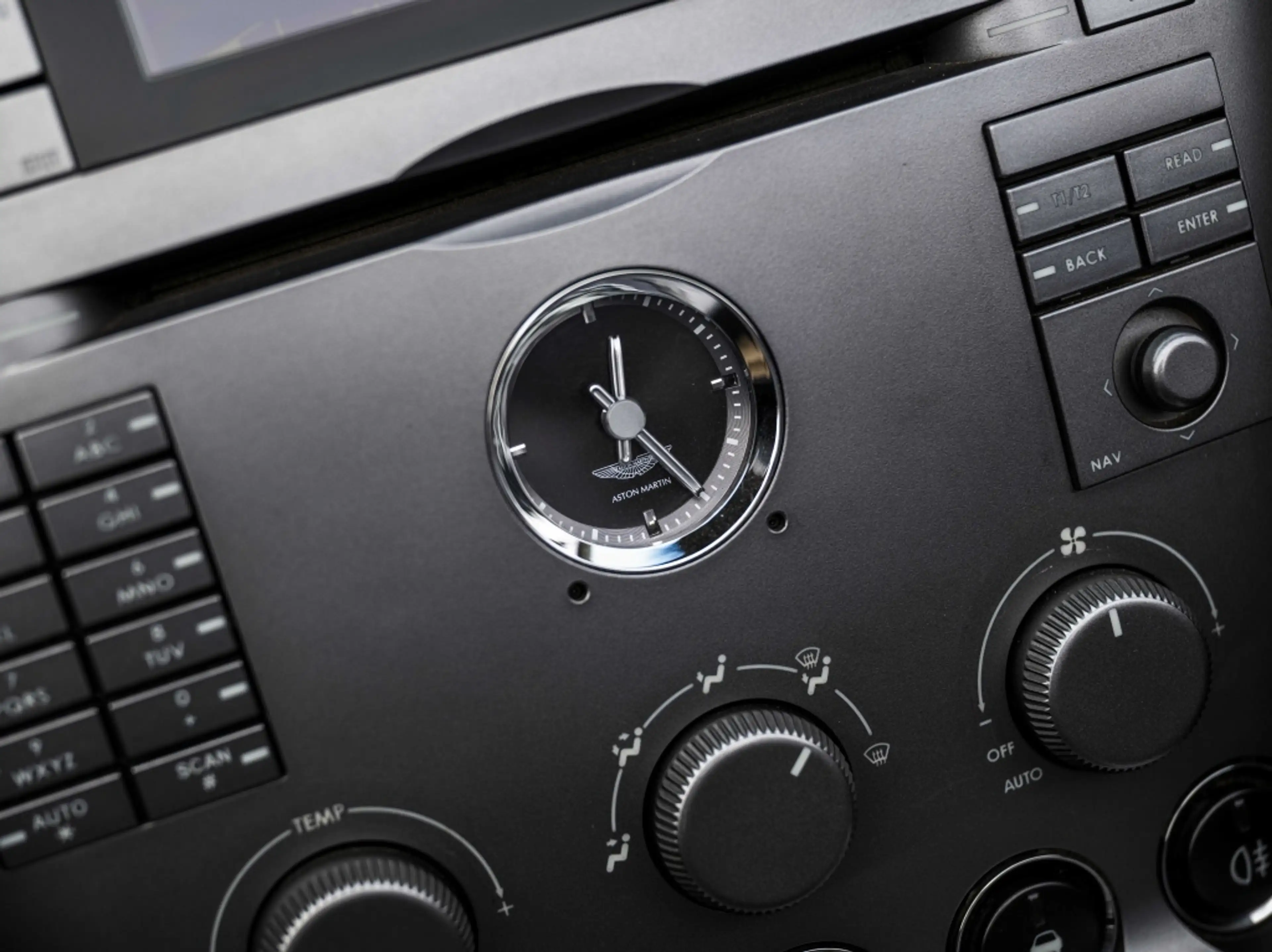 Aston Martin DB9 Volante 5.9 V12 Touchtronic — photo 11