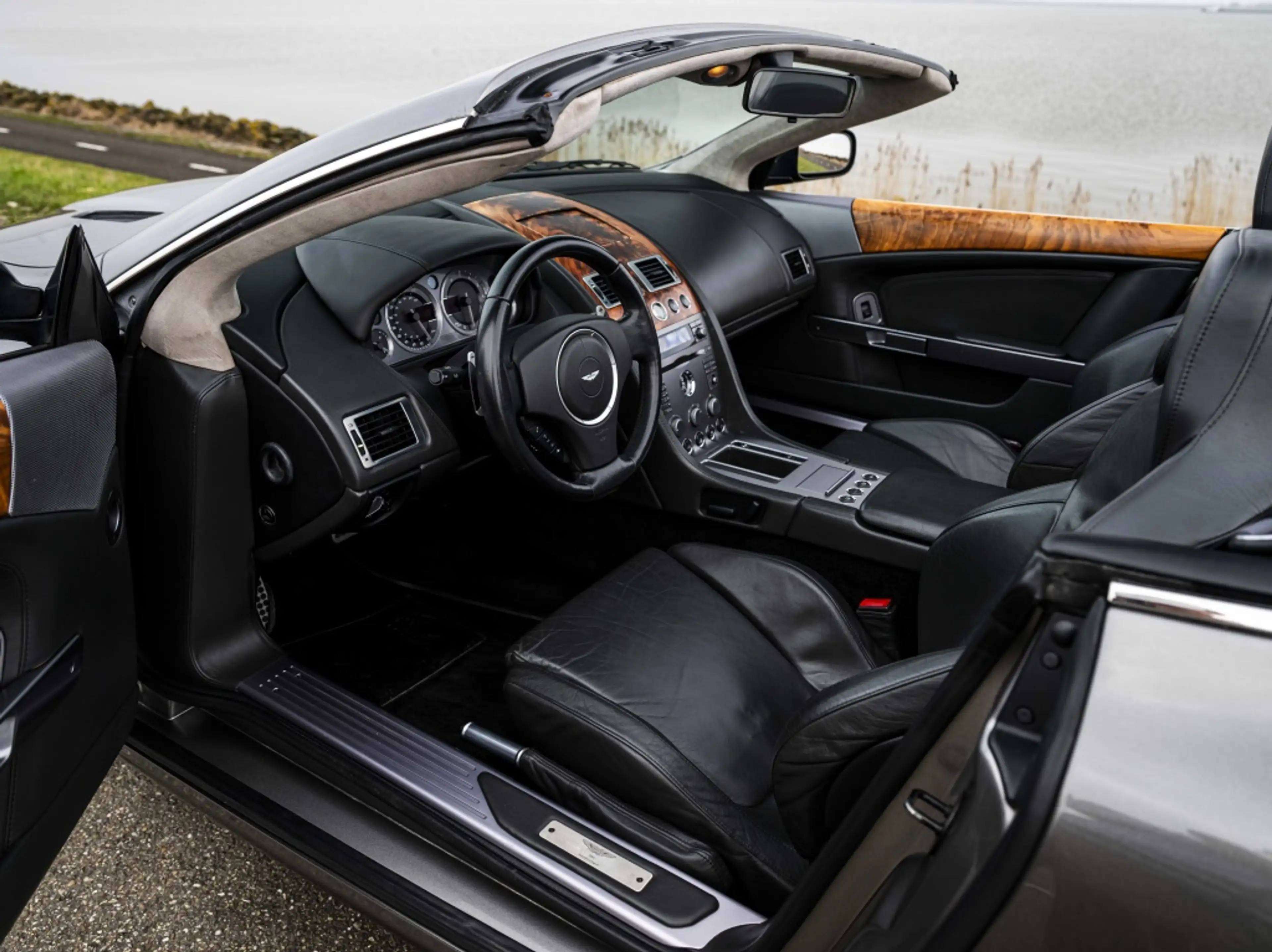 Aston Martin DB9 Volante 5.9 V12 Touchtronic — photo 5