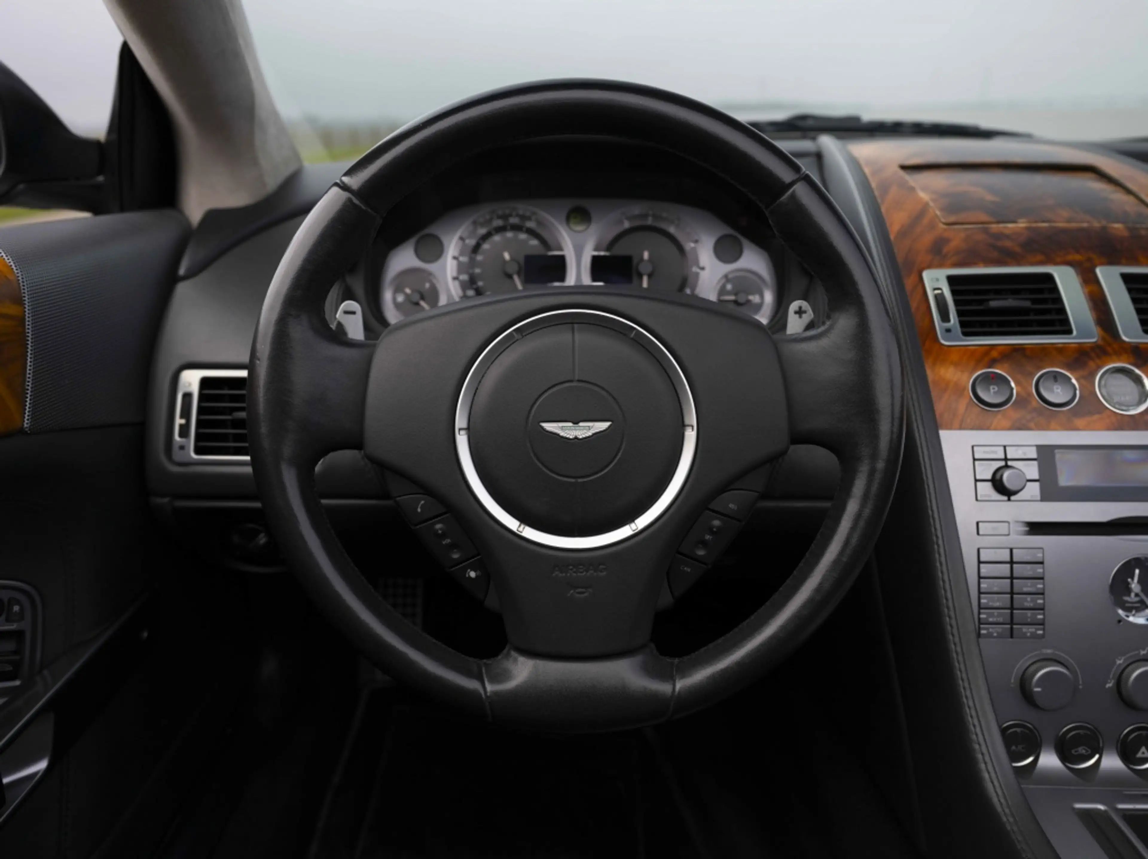 Aston Martin DB9 Volante 5.9 V12 Touchtronic — photo 12