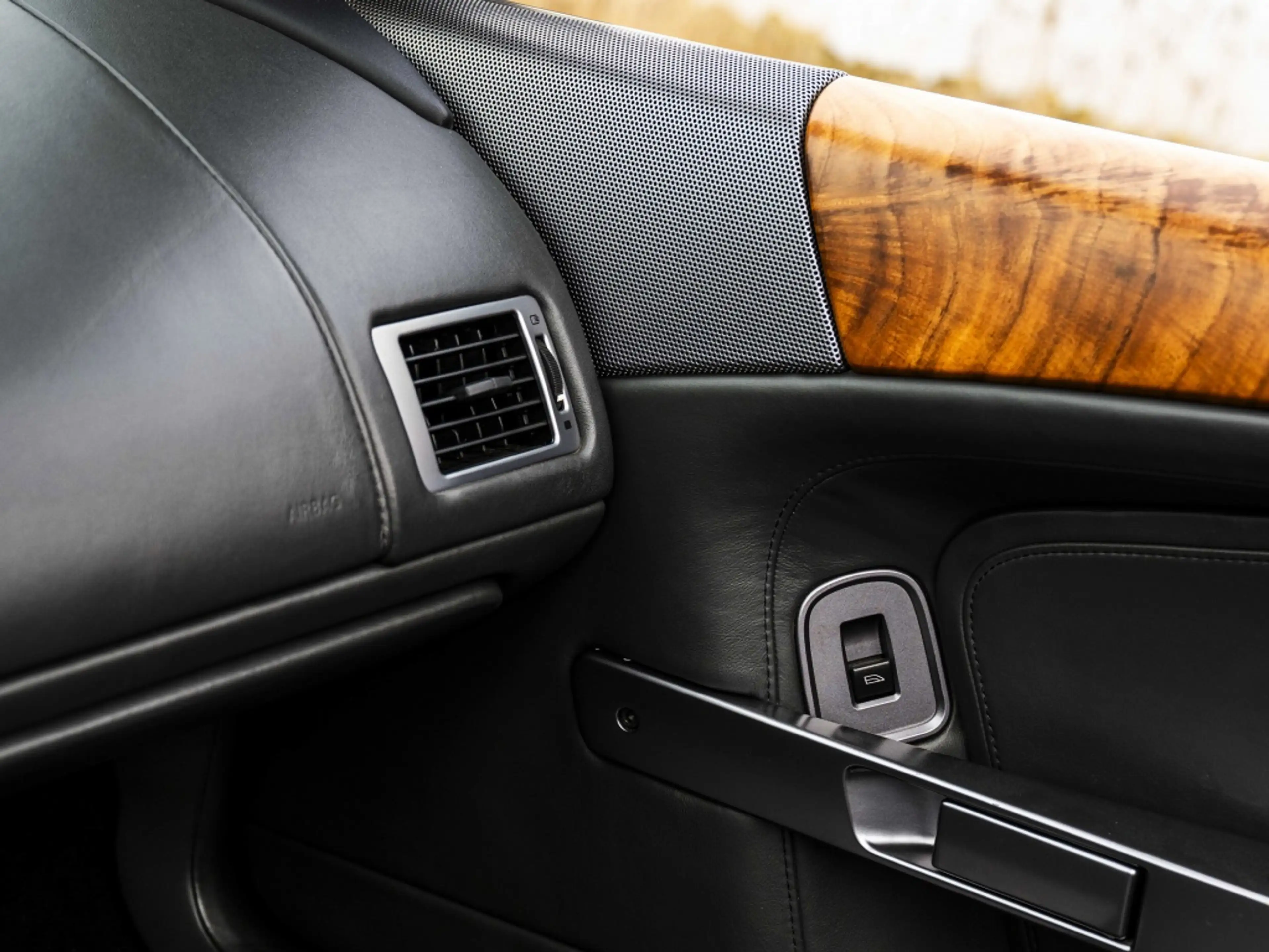 Aston Martin DB9 Volante 5.9 V12 Touchtronic — photo 9