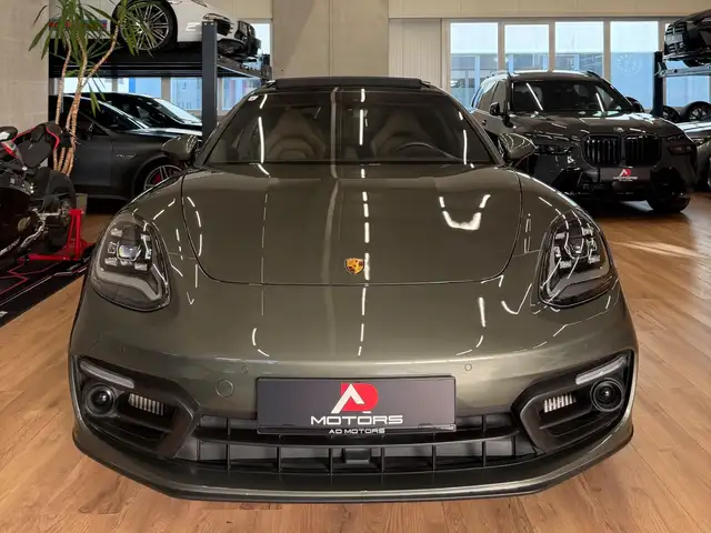 Porsche Panamera view 3