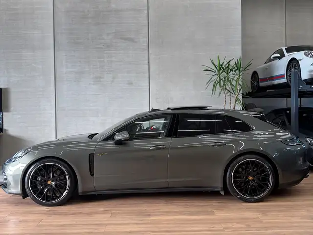 Porsche Panamera view 5