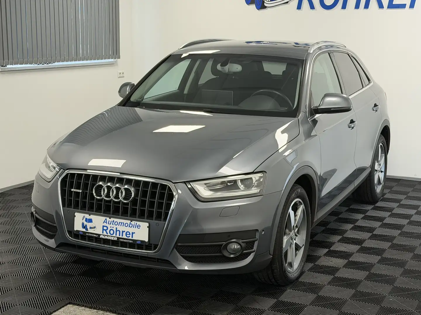 Audi Q3 2.0 TFSI quattro S-tronic Bi-Xenon Sitzheiz. Grau - 2