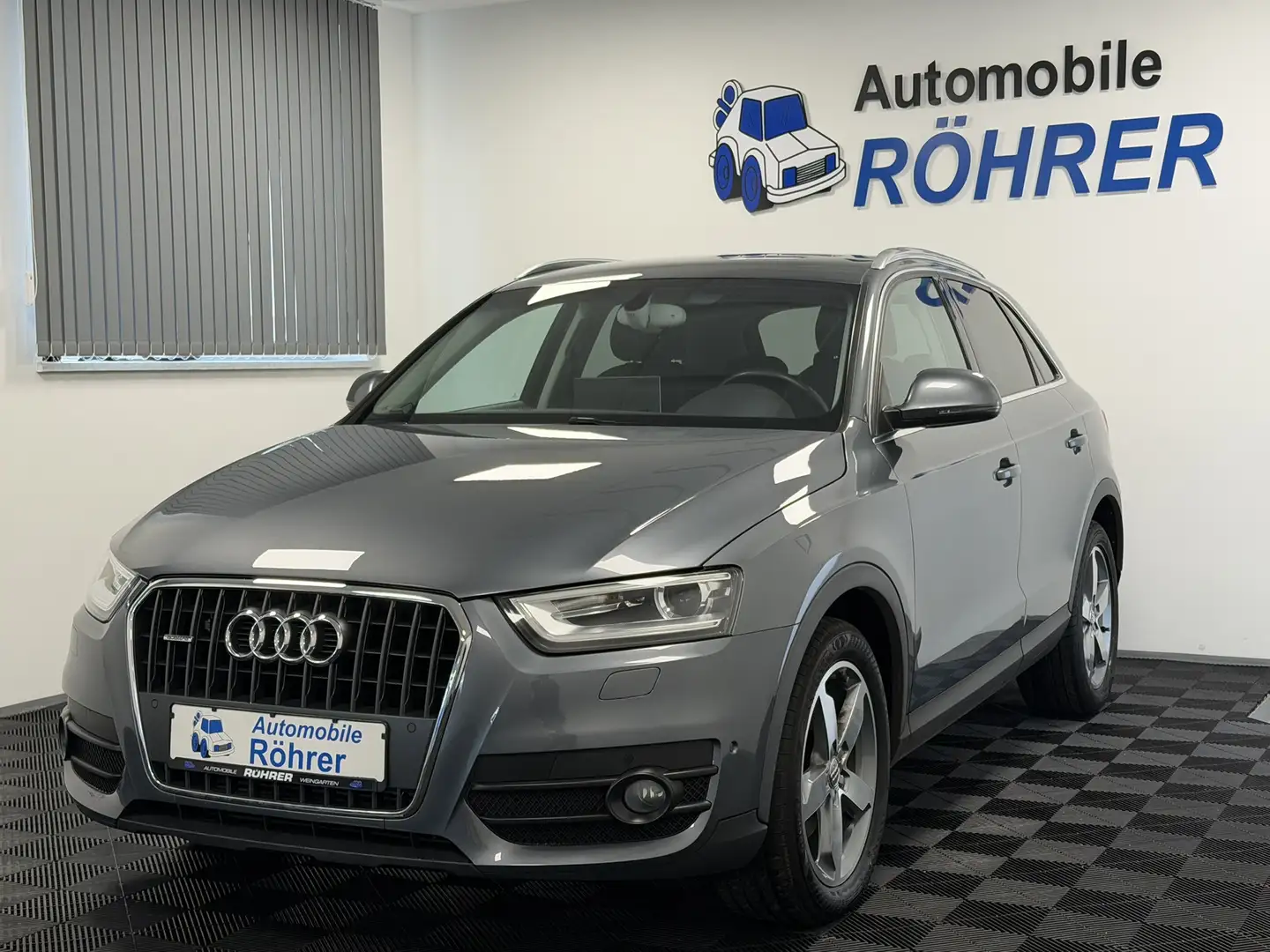 Audi Q3 2.0 TFSI quattro S-tronic Bi-Xenon Sitzheiz. Grau - 1