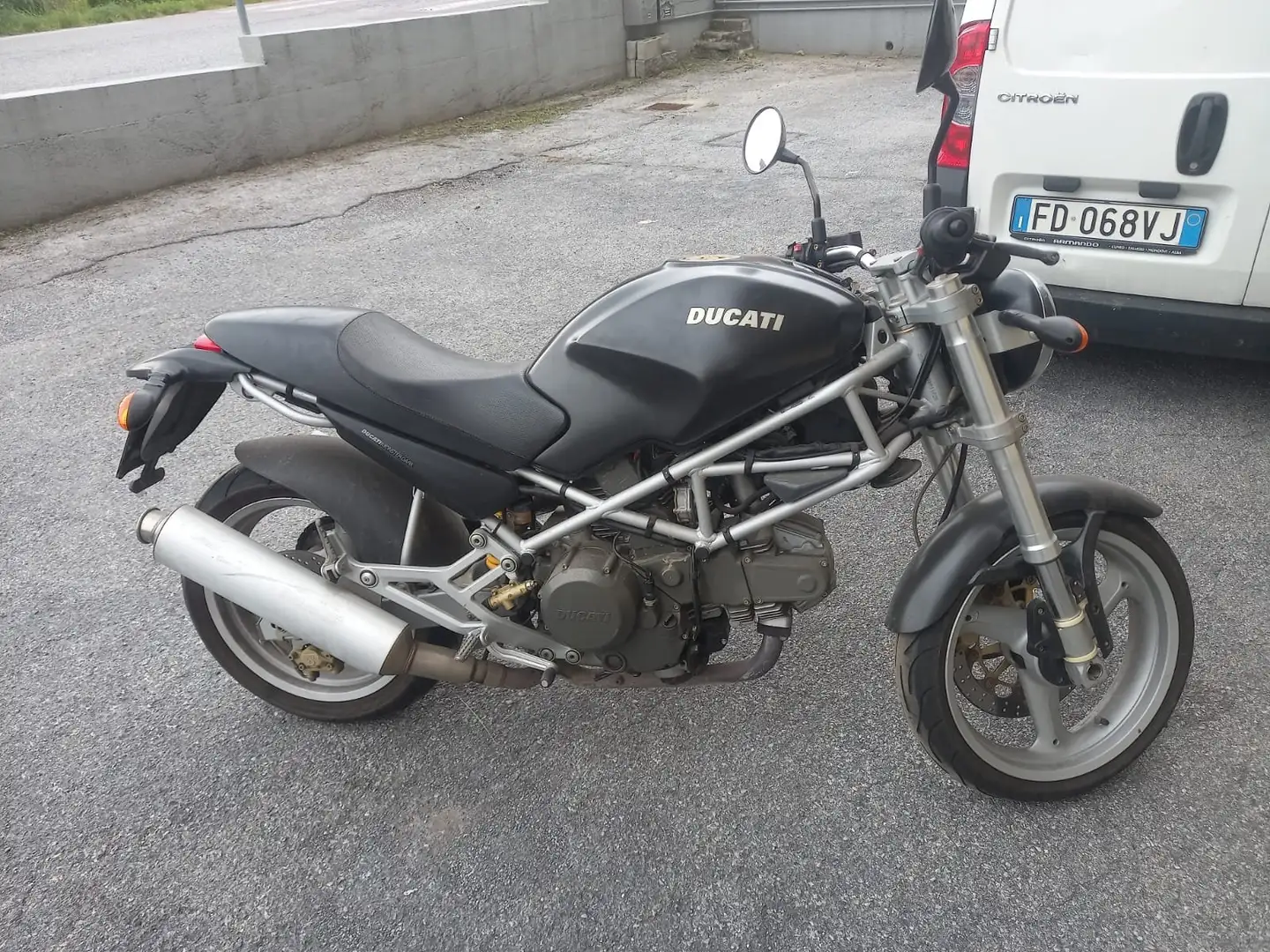 Ducati Monster 600 city Fekete - 2