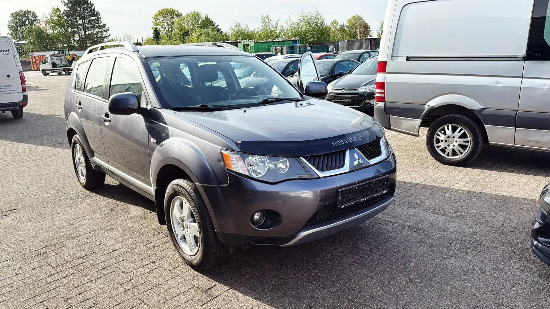 Mitsubishi Outlander 2.0 DI-D 4WD Inform - 1