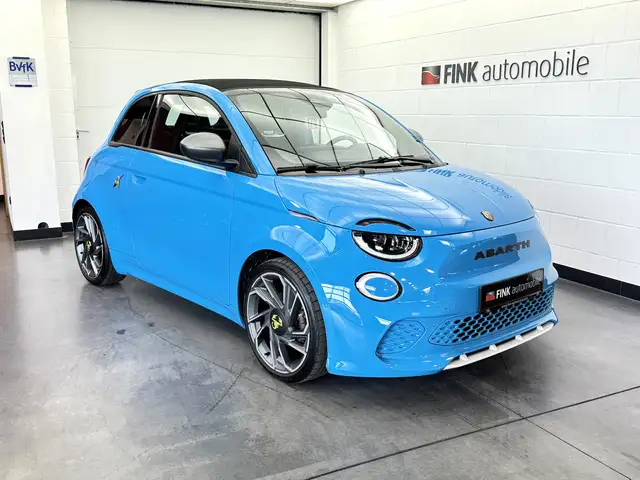 Abarth 500e Cabrio Scorpionissima TURISMO 42 kWh