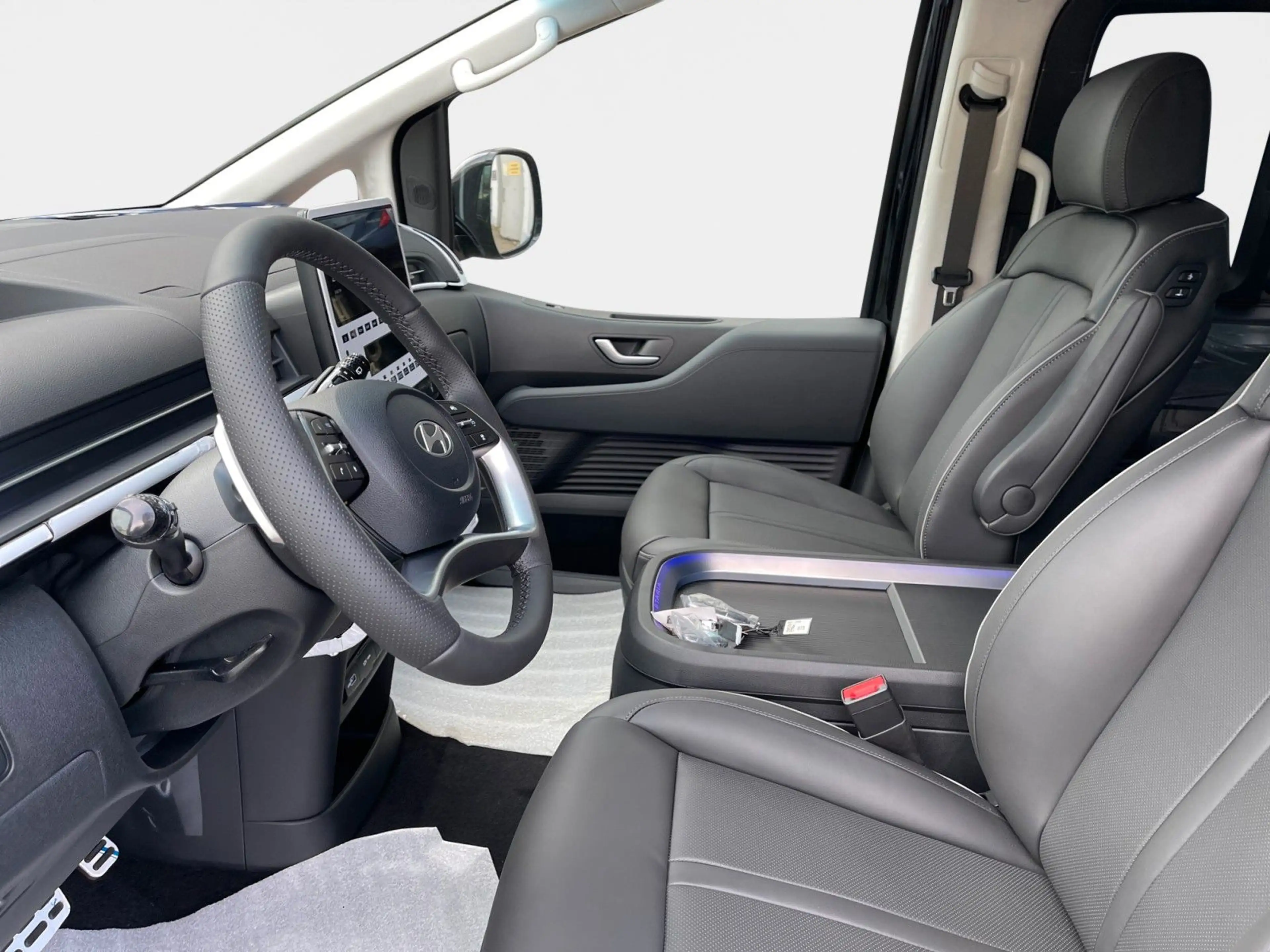 Hyundai STARIA Signature Hybrid 2WD Panoramadach — photo 10