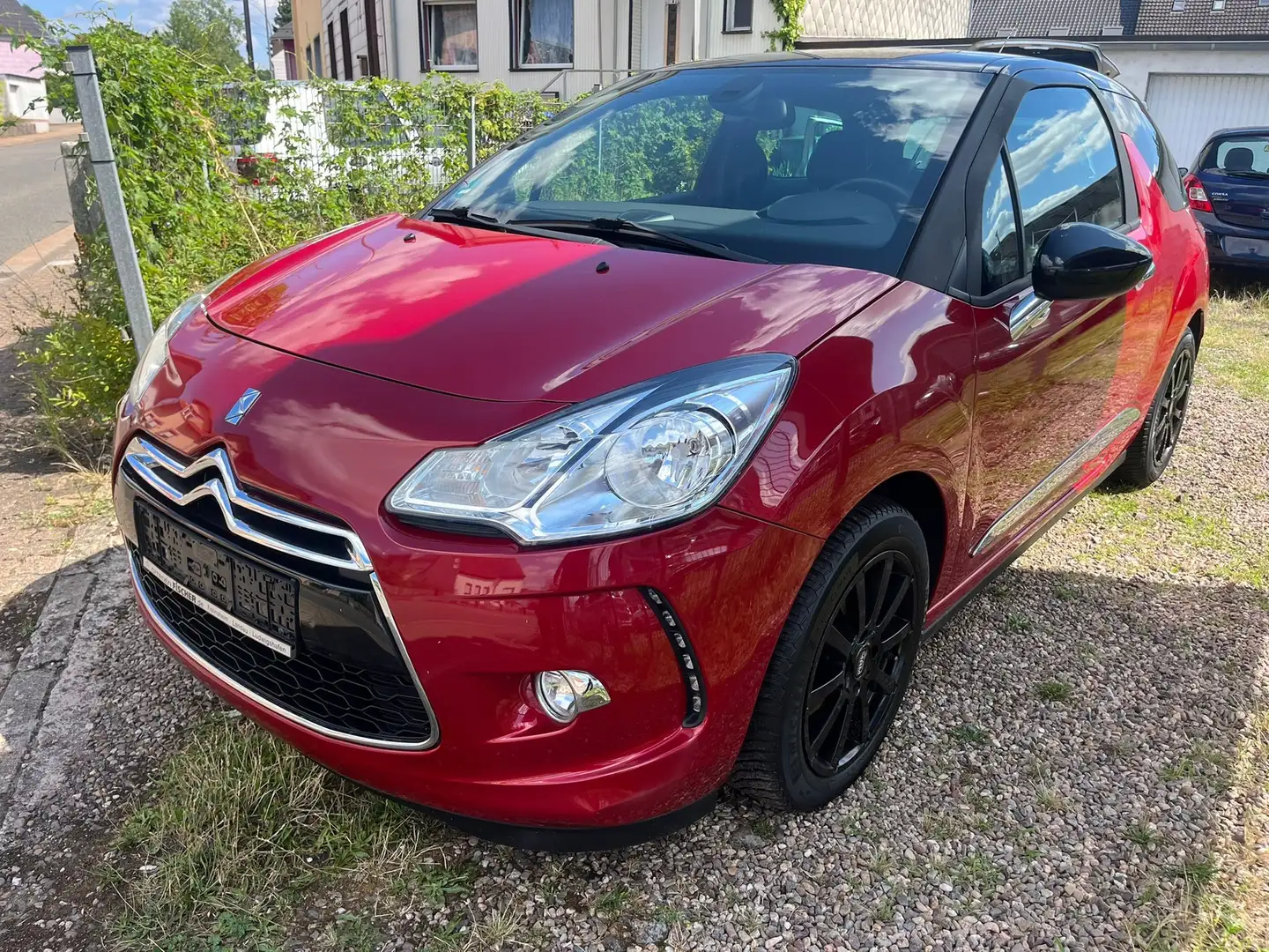 Citroen DS3 DS3 VTi 82 PureTech Chic Červená - 1