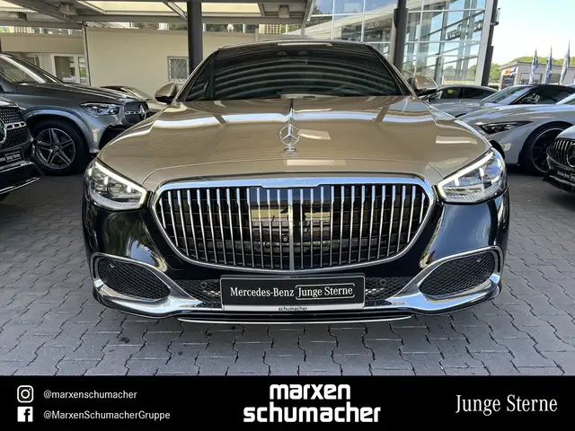 Mercedes-Benz S-Class view 2