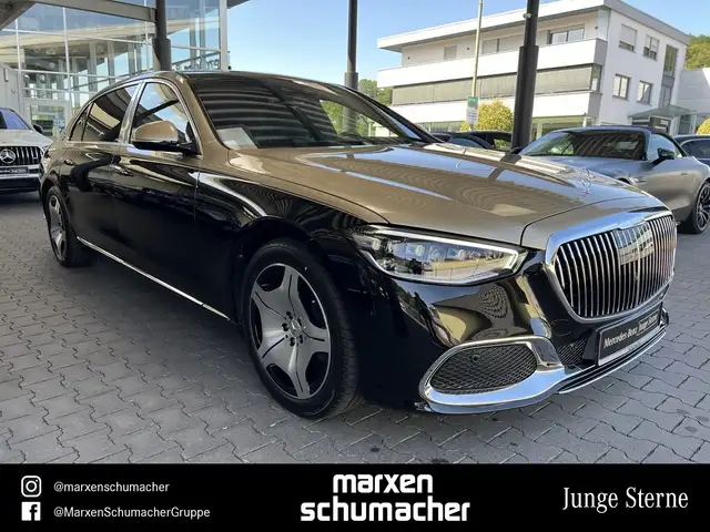 Mercedes-Benz S-Class view 3