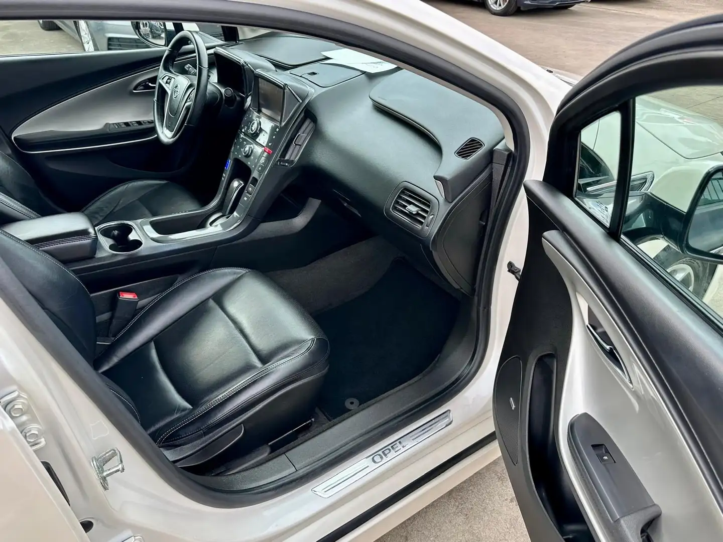 Opel Ampera Opel Ampera 1.4L hybride Benzine Elektrische White - 2