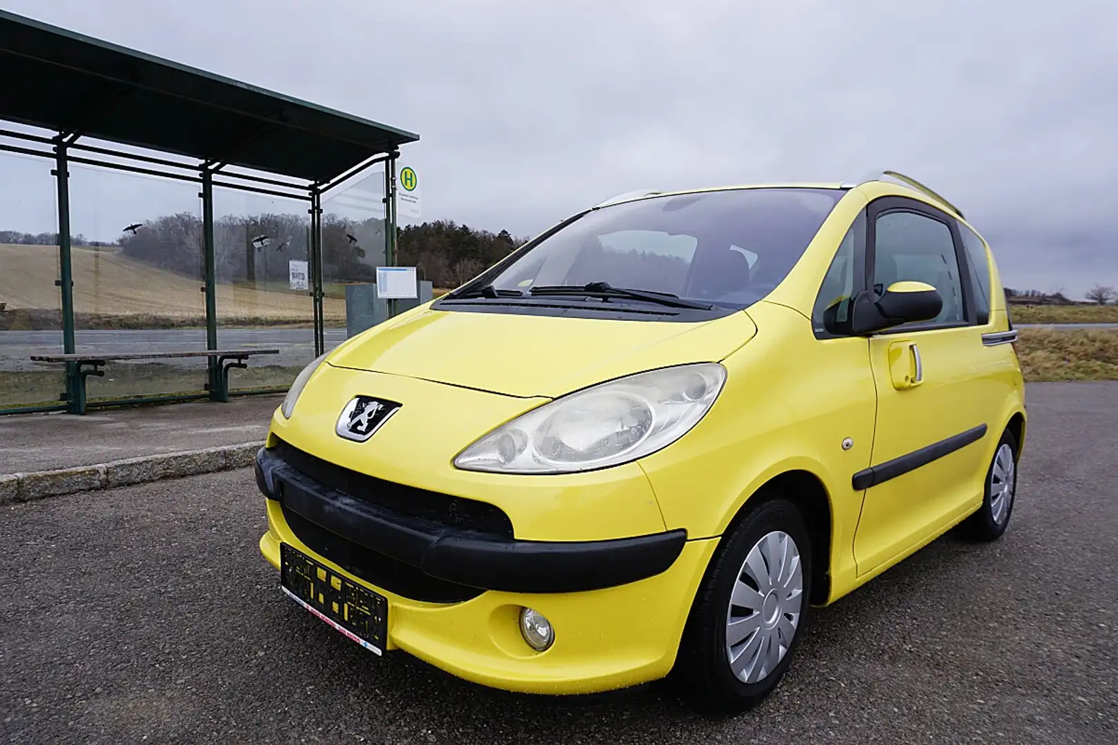 Peugeot 1007 Sporty 1,4 HDI 70 Gelb - 1