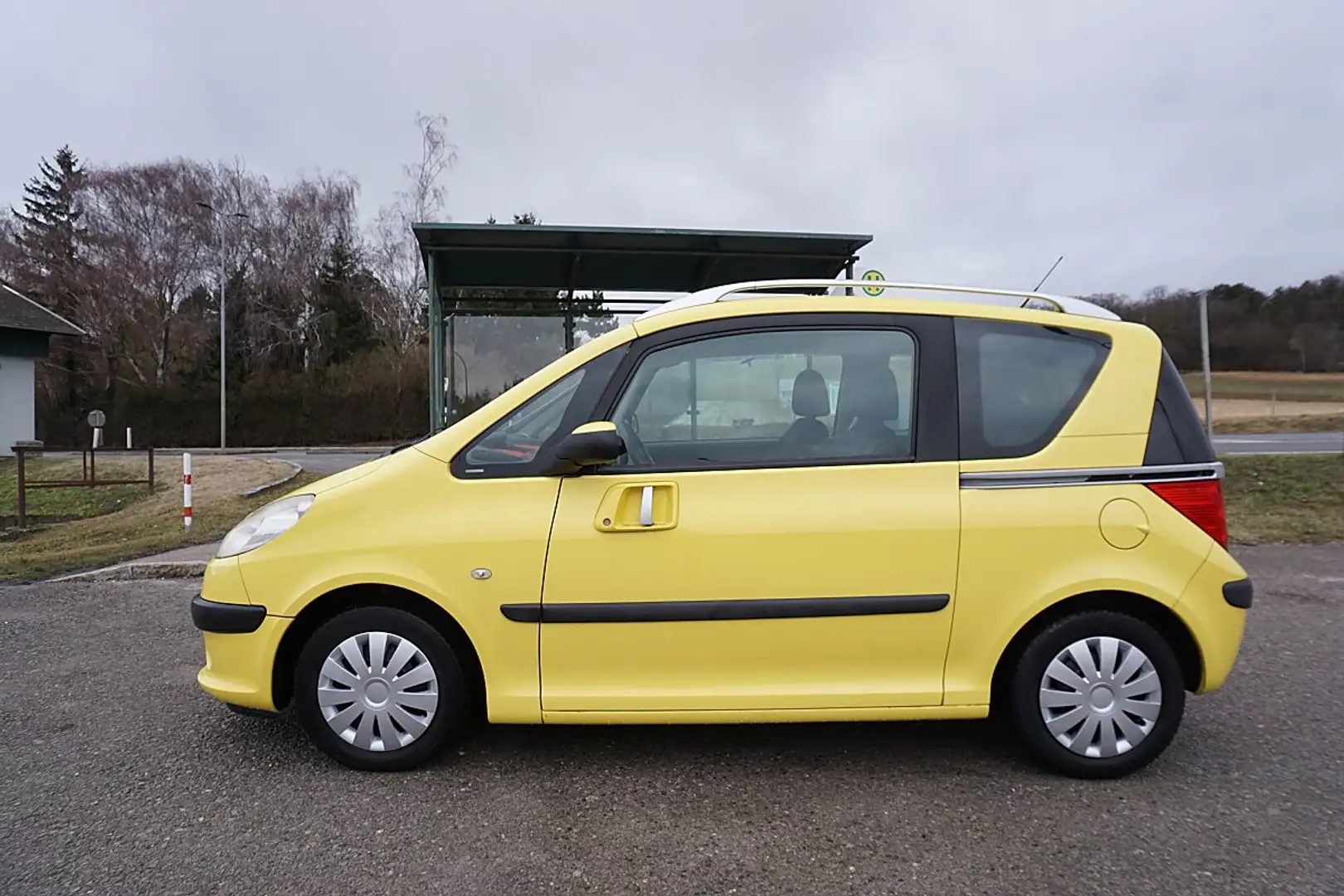 Peugeot 1007 Sporty 1,4 HDI 70 Gelb - 2