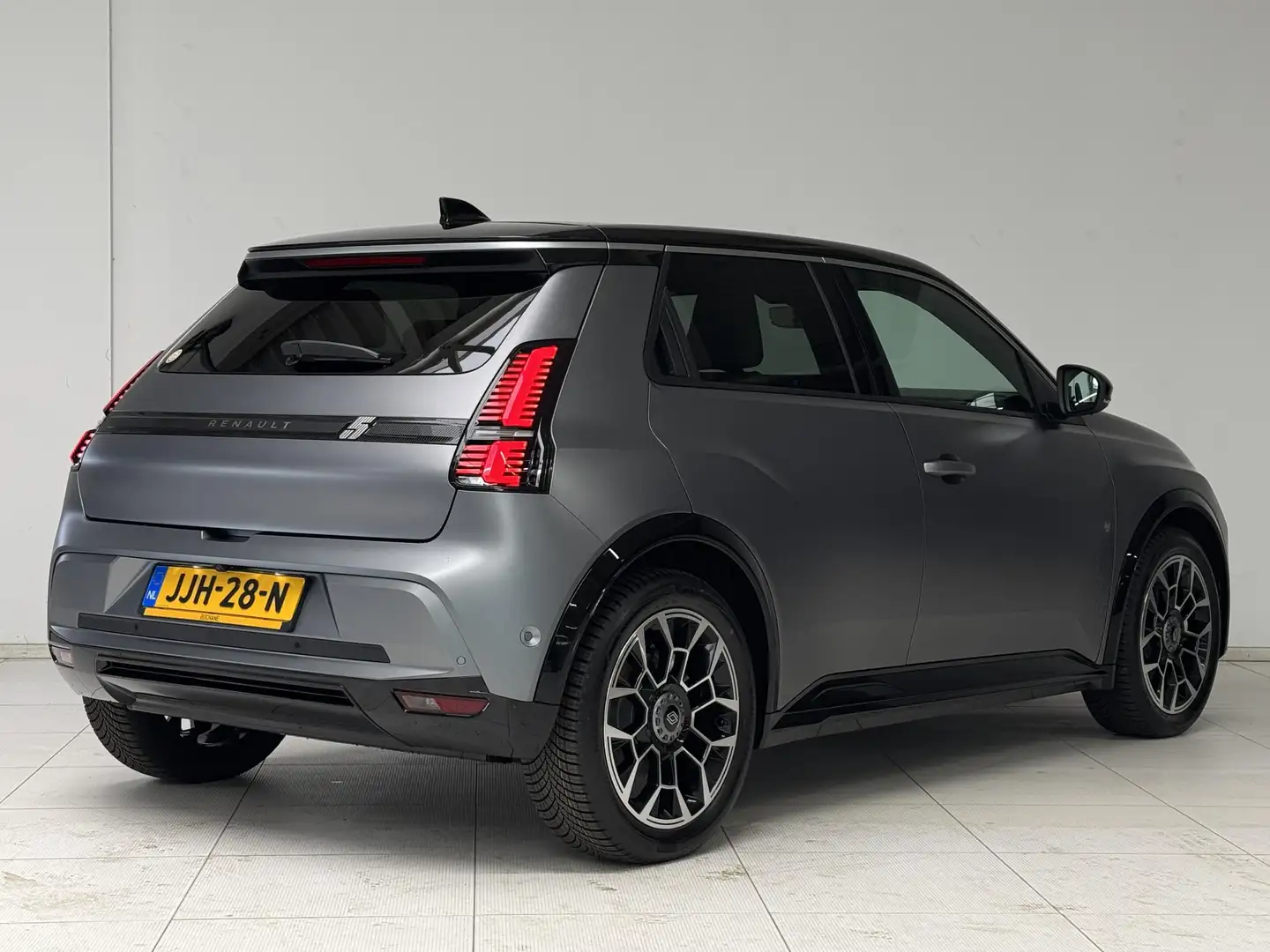 Renault R 5 comfort range Roland-Garros 52 kWh | Navigatie | C Gris - 2