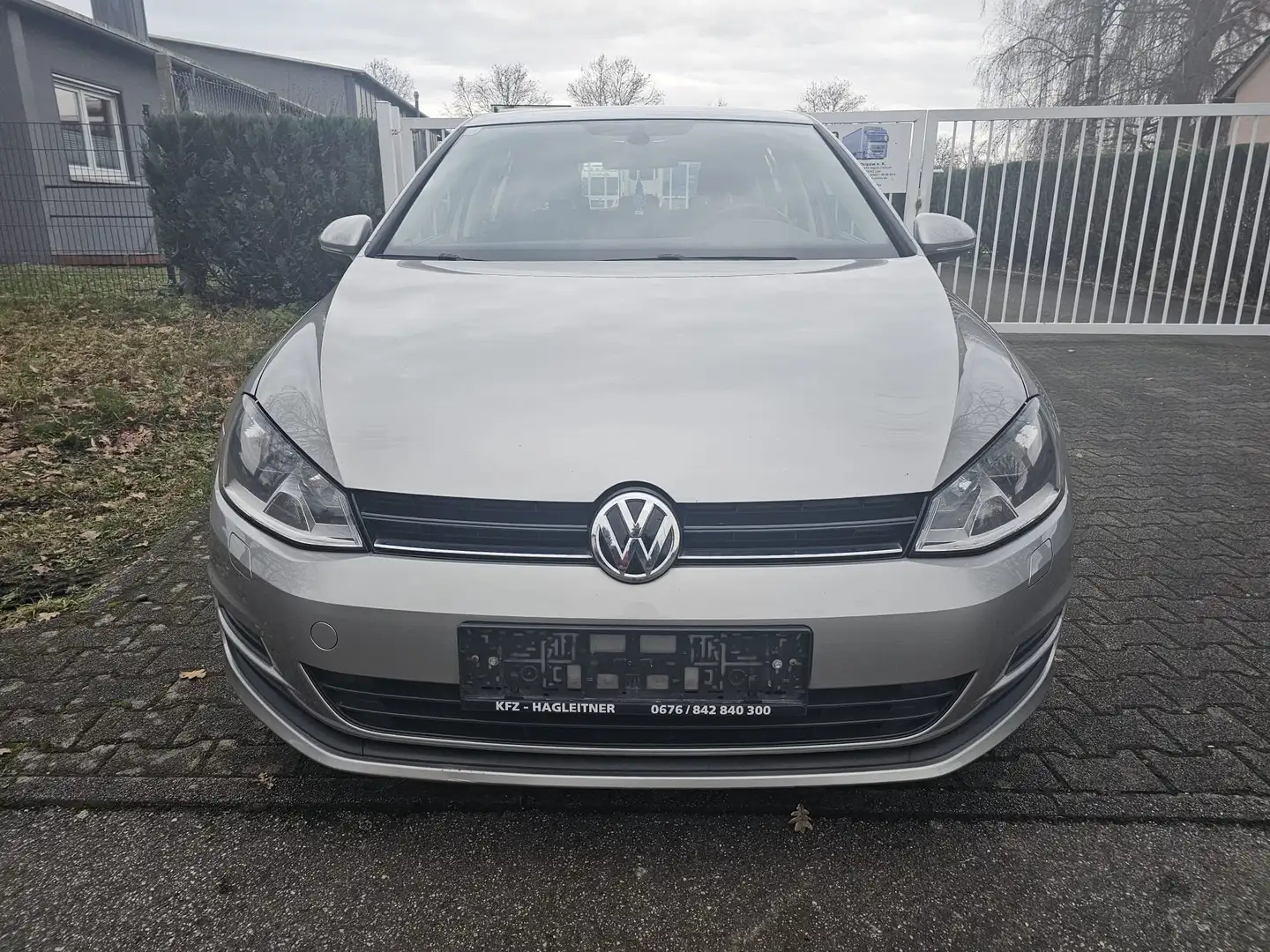 Volkswagen Golf Trendline BMT Grau - 2