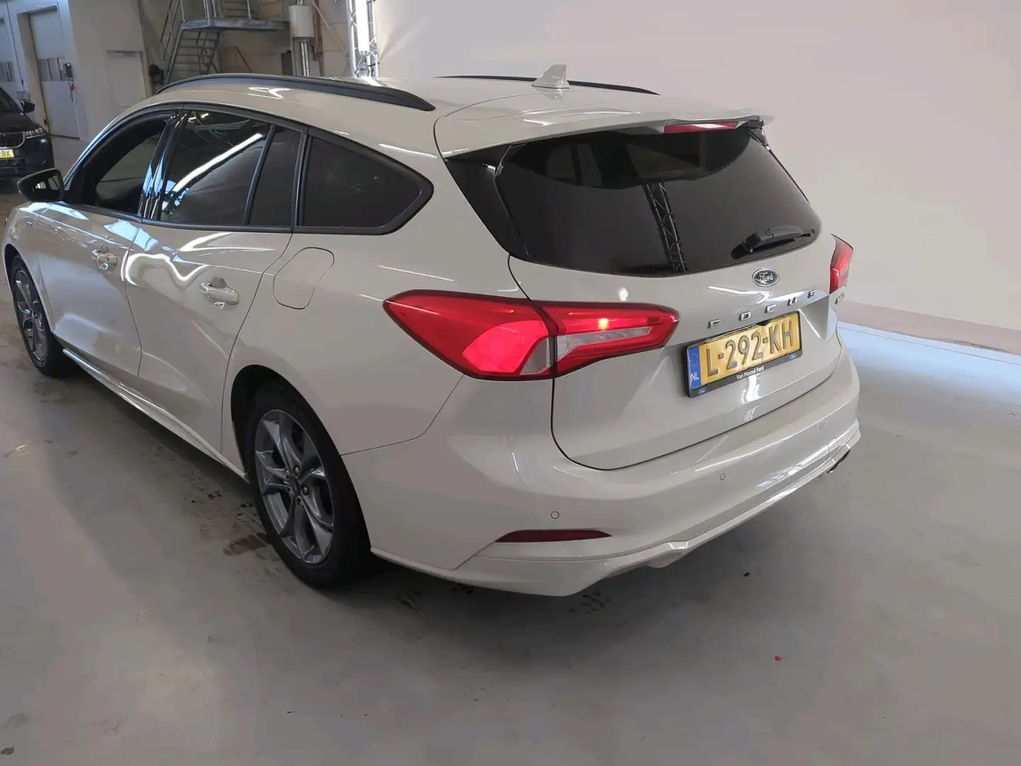 Ford Focus Wagon 1.0 EcoBoost 125pk Hybrid ST Line X Business Wit - 2