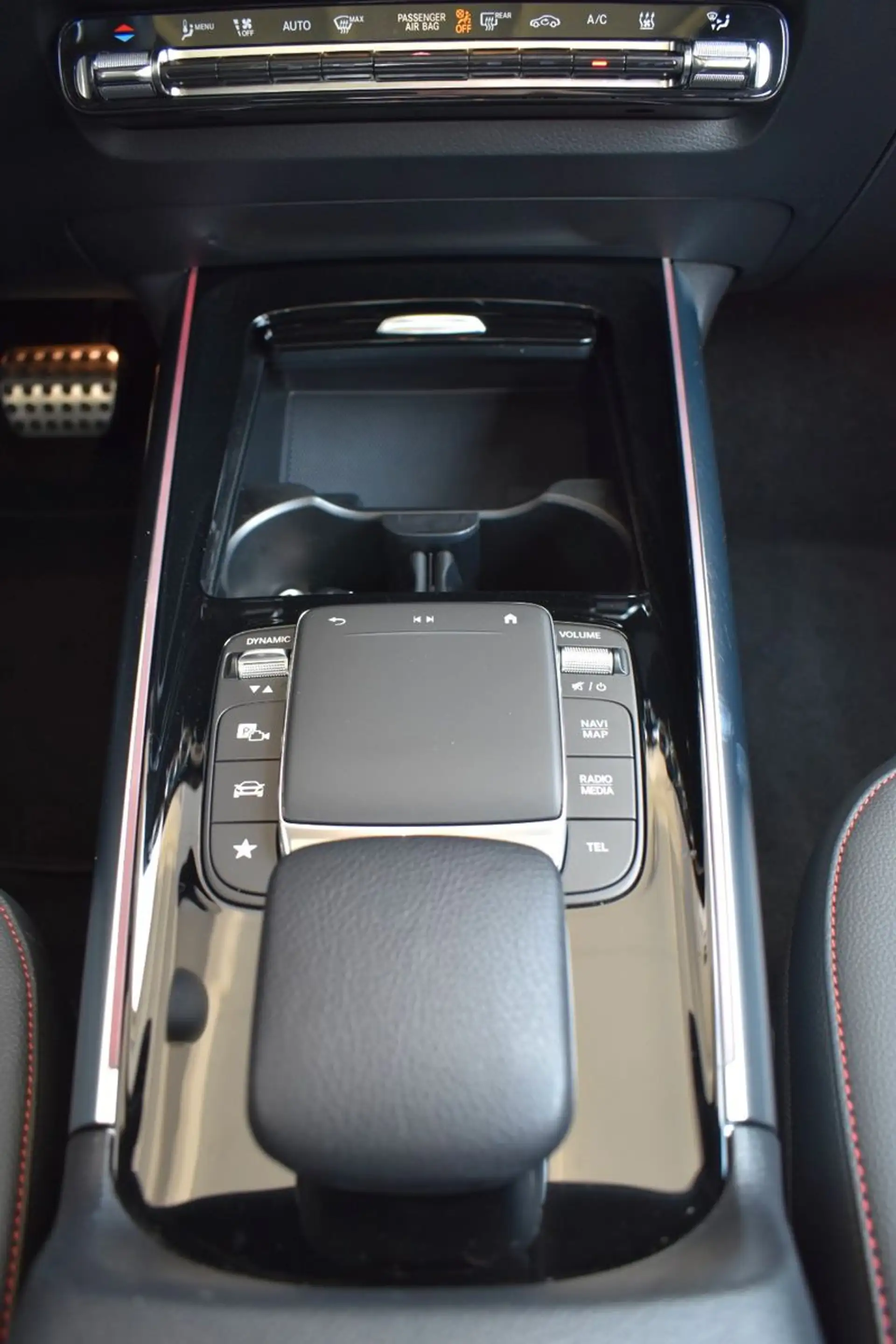 Mercedes-Benz EQA 250+ AMG Line Navigation Night PanoDach Kame — photo 13