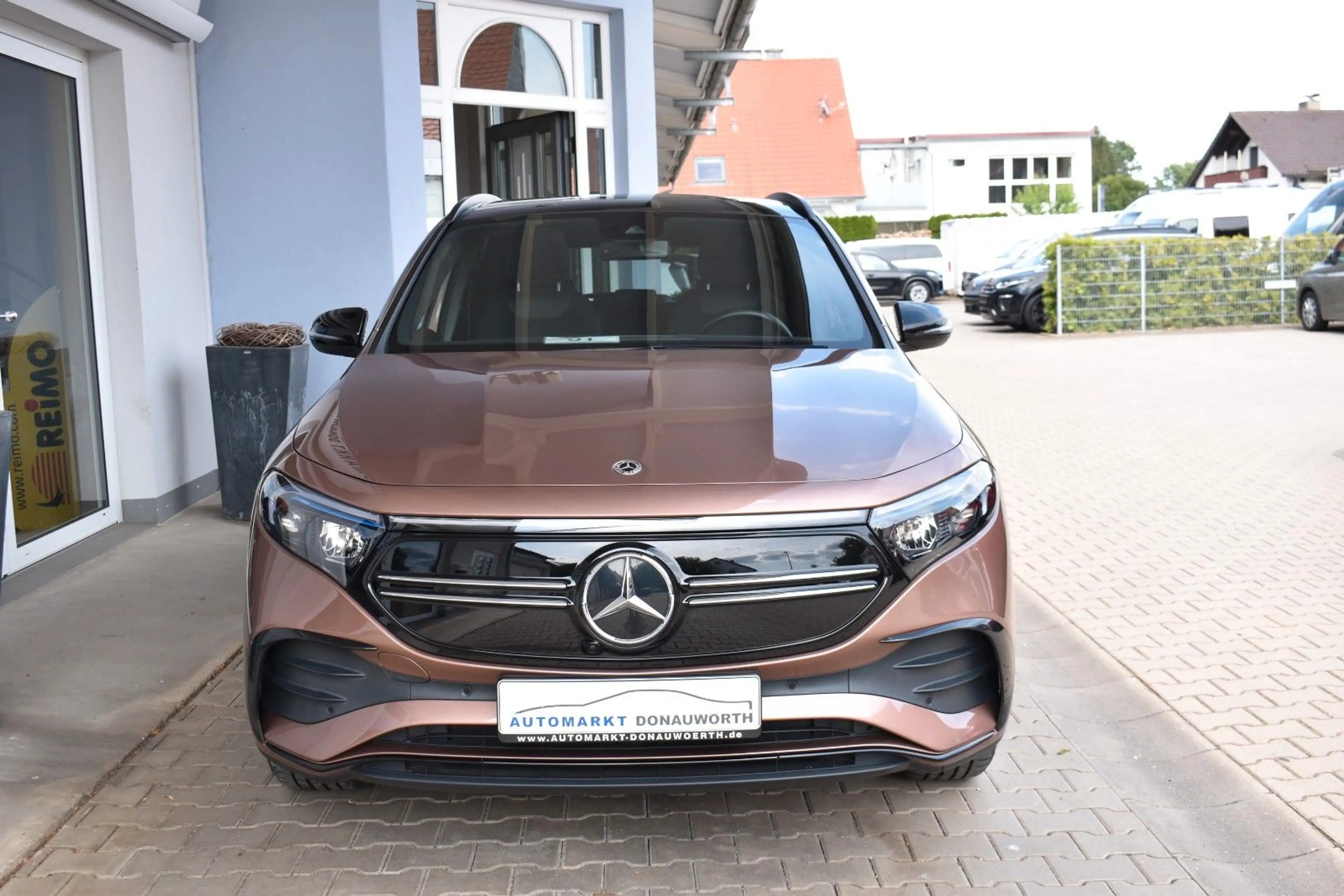 Mercedes-Benz EQA 250+ AMG Line Navigation Night PanoDach Kame — photo 4