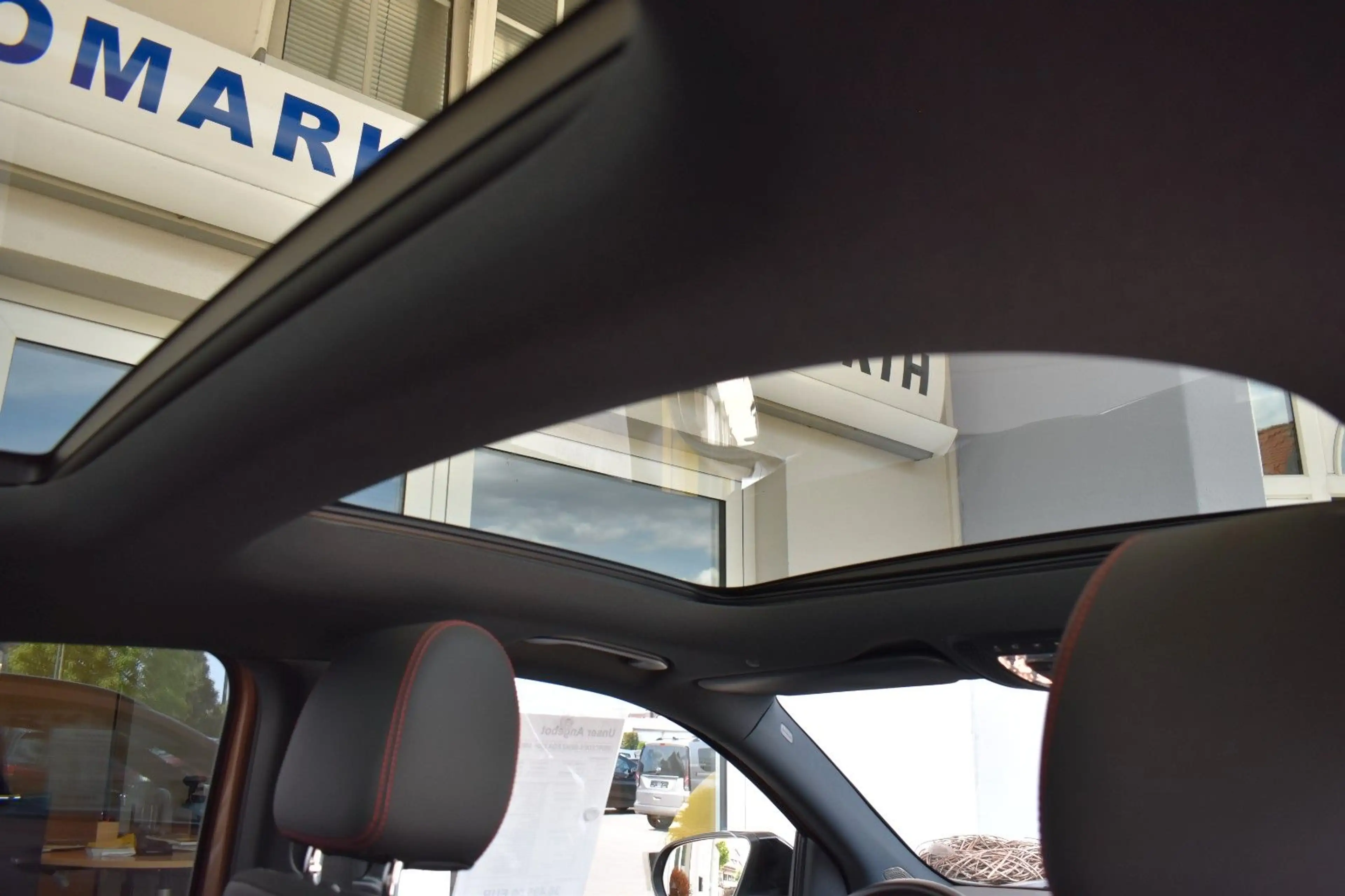 Mercedes-Benz EQA 250+ AMG Line Navigation Night PanoDach Kame — photo 14