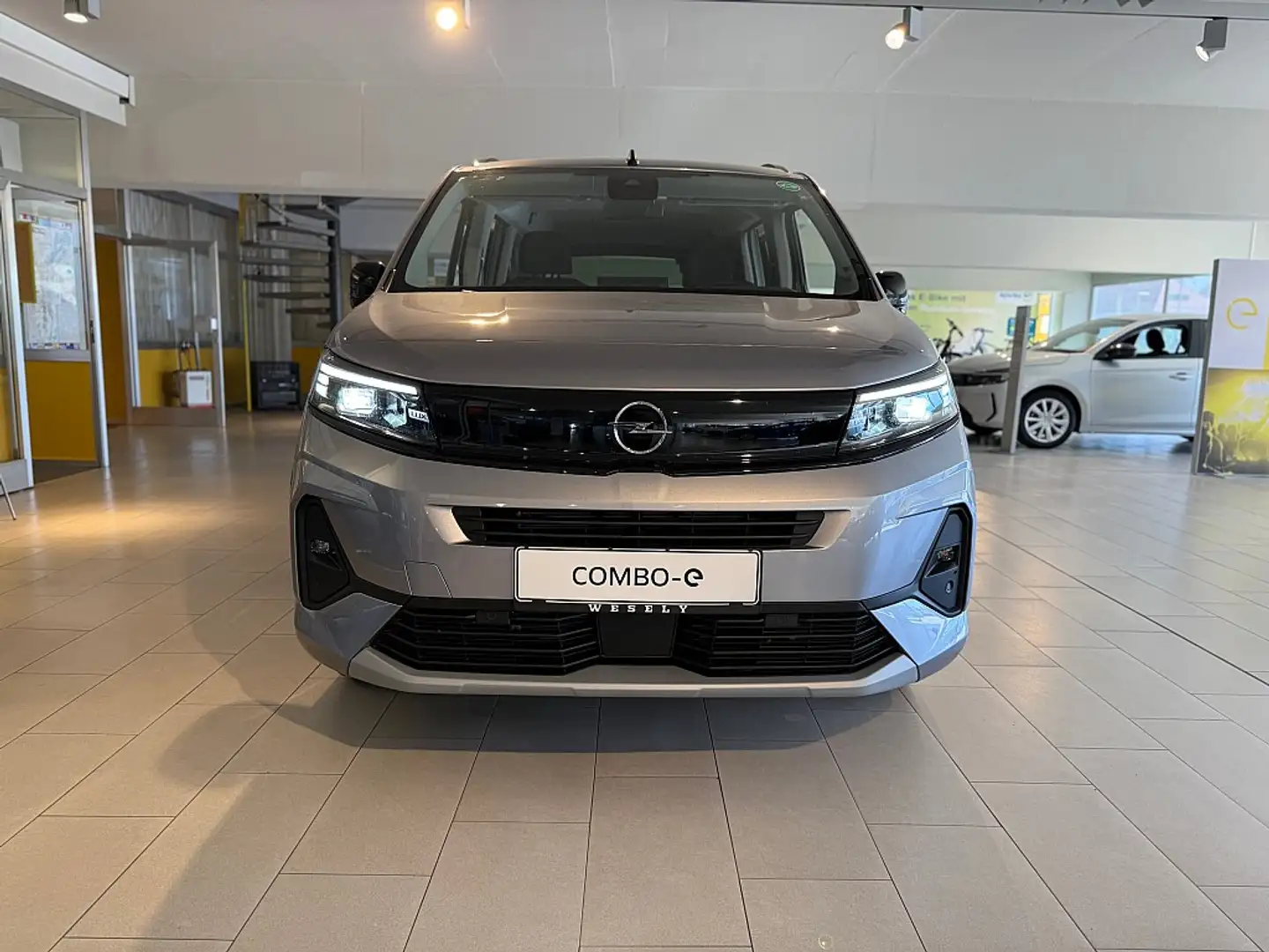 Opel Combo Elektro XL 50 kWh GS Grau - 2