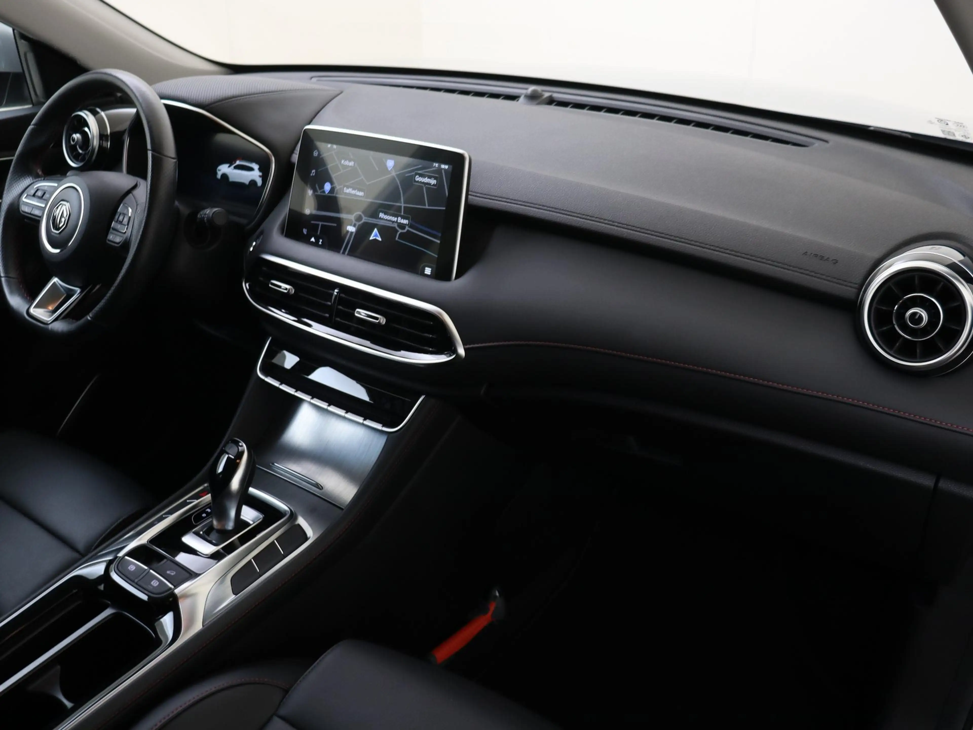 MG EHS 1.5 TGDI Luxury Plug-in Hybrid | Leder | Panoramad — photo 11