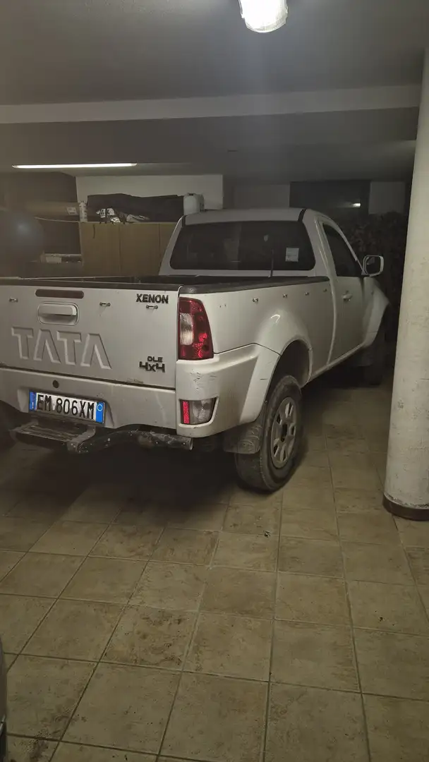 Tata Xenon Xenon 2.2 td 16v Dicor 4x4 Weiß - 1