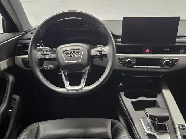 Audi A4 view 4