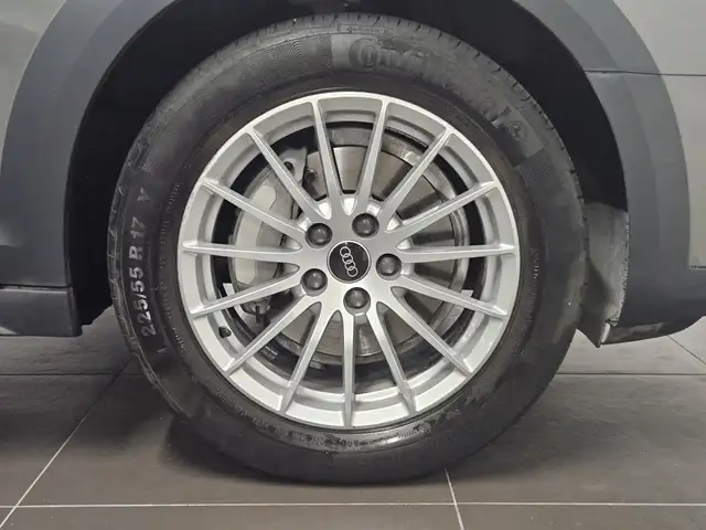 Audi A4 view 5