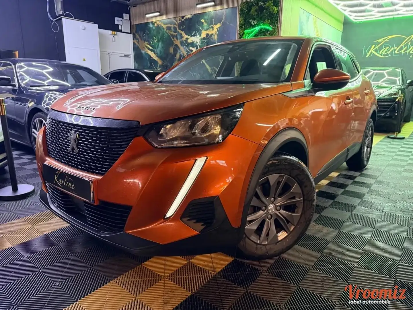 Peugeot 2008 GENERATION-II 1.2 PURETECH 100 cv ACTIVE START-STOP Schwarz - 1