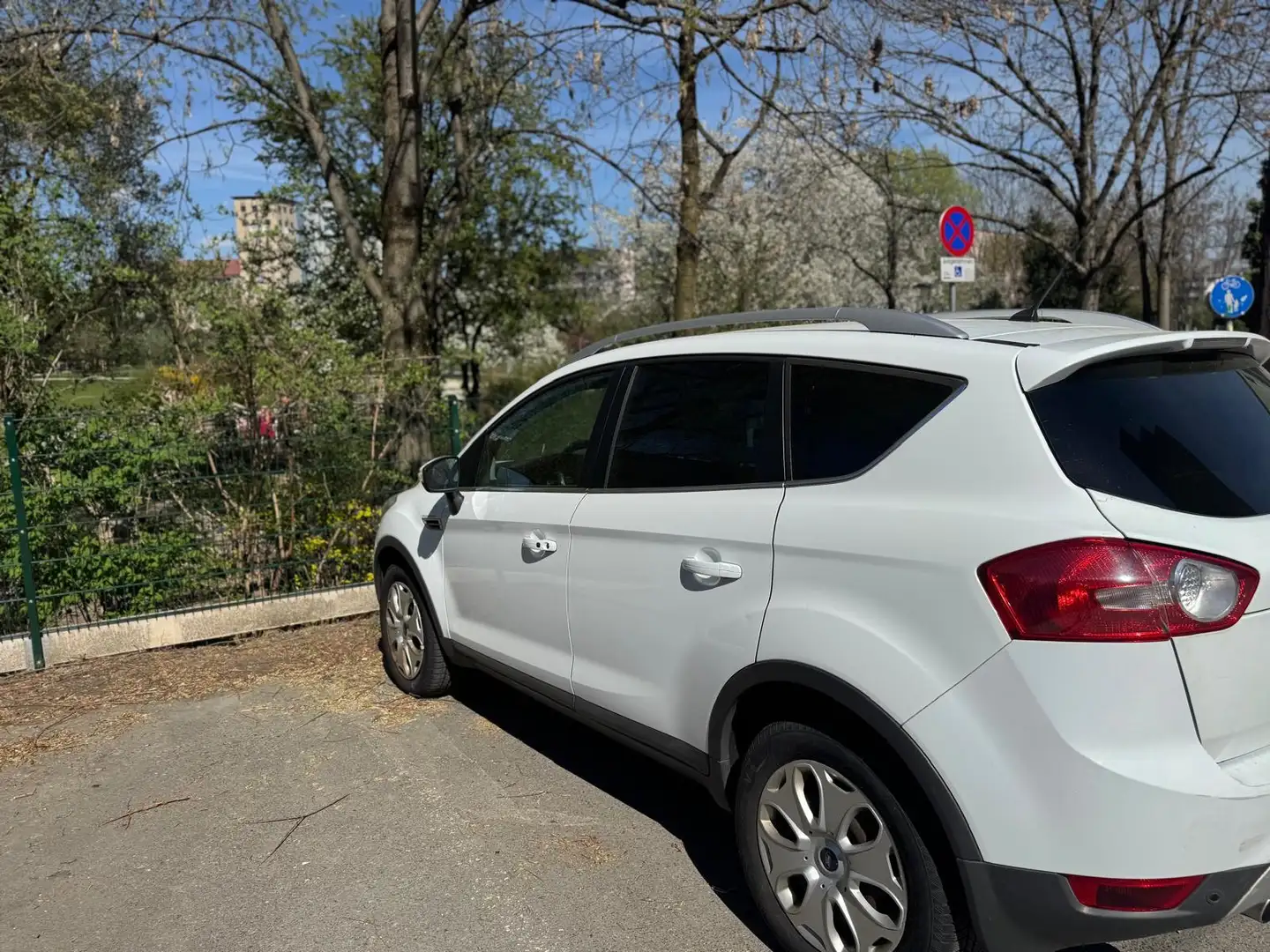 Ford Kuga 2,0 Titanium 4x4 TDCI DPF Aut. - 2
