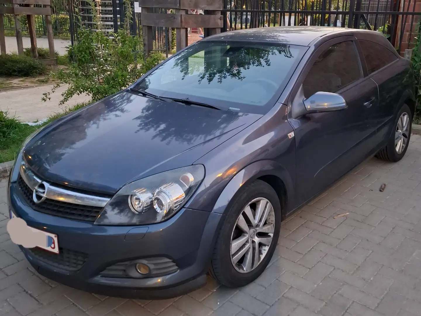 Opel Astra Astra GTC 1.3 CDTi Sport Grijs - 1
