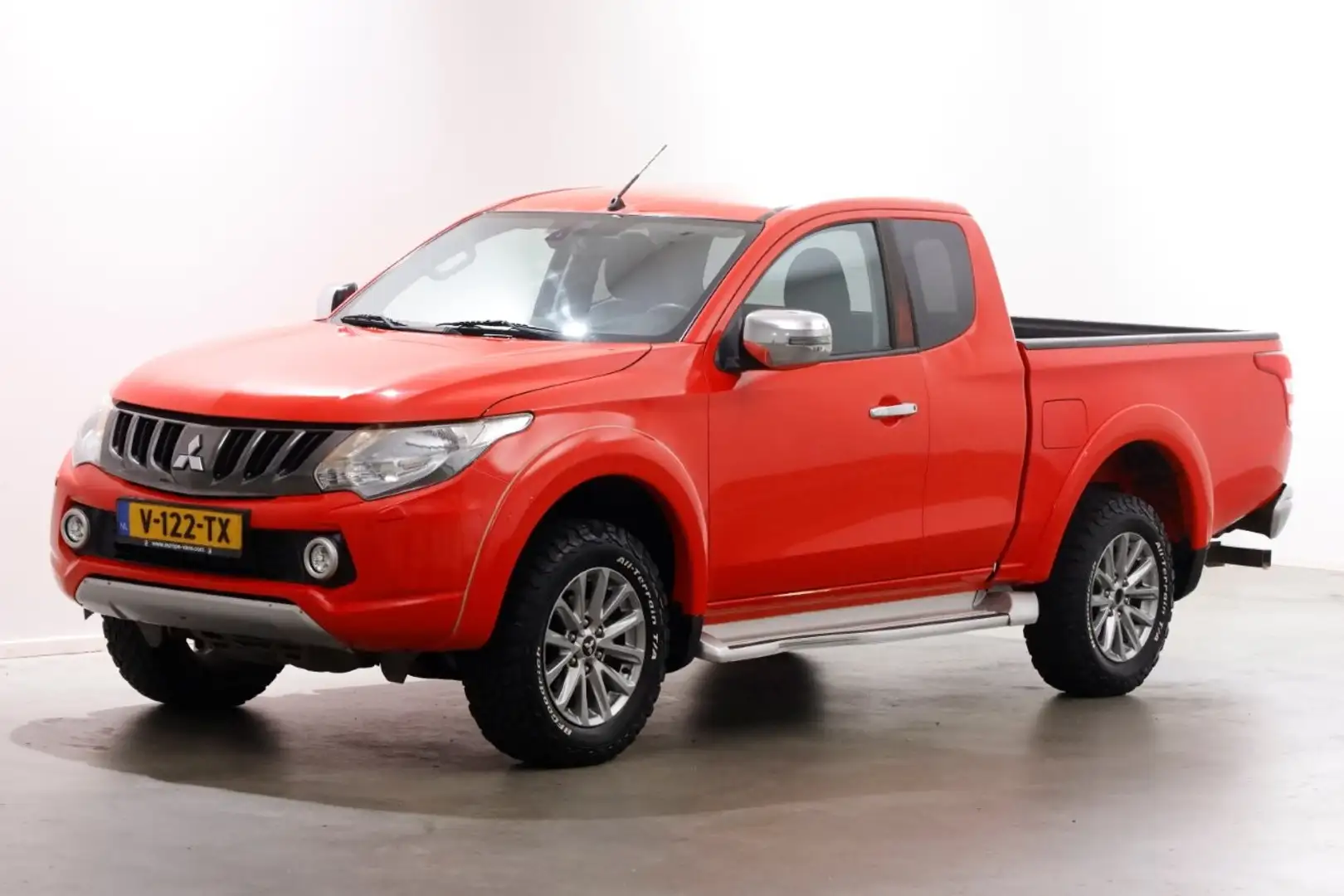 Mitsubishi L200 2.4 DI-D 180pk Club Cab Intense 4x4 High/Low Geari Rouge - 2