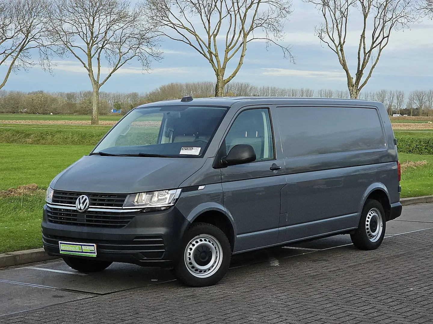 Volkswagen T6.1 Transporter 2.0 TDI L2H1 Automaat Airco Achterdeuren 3 Zits Cr Grau - 1