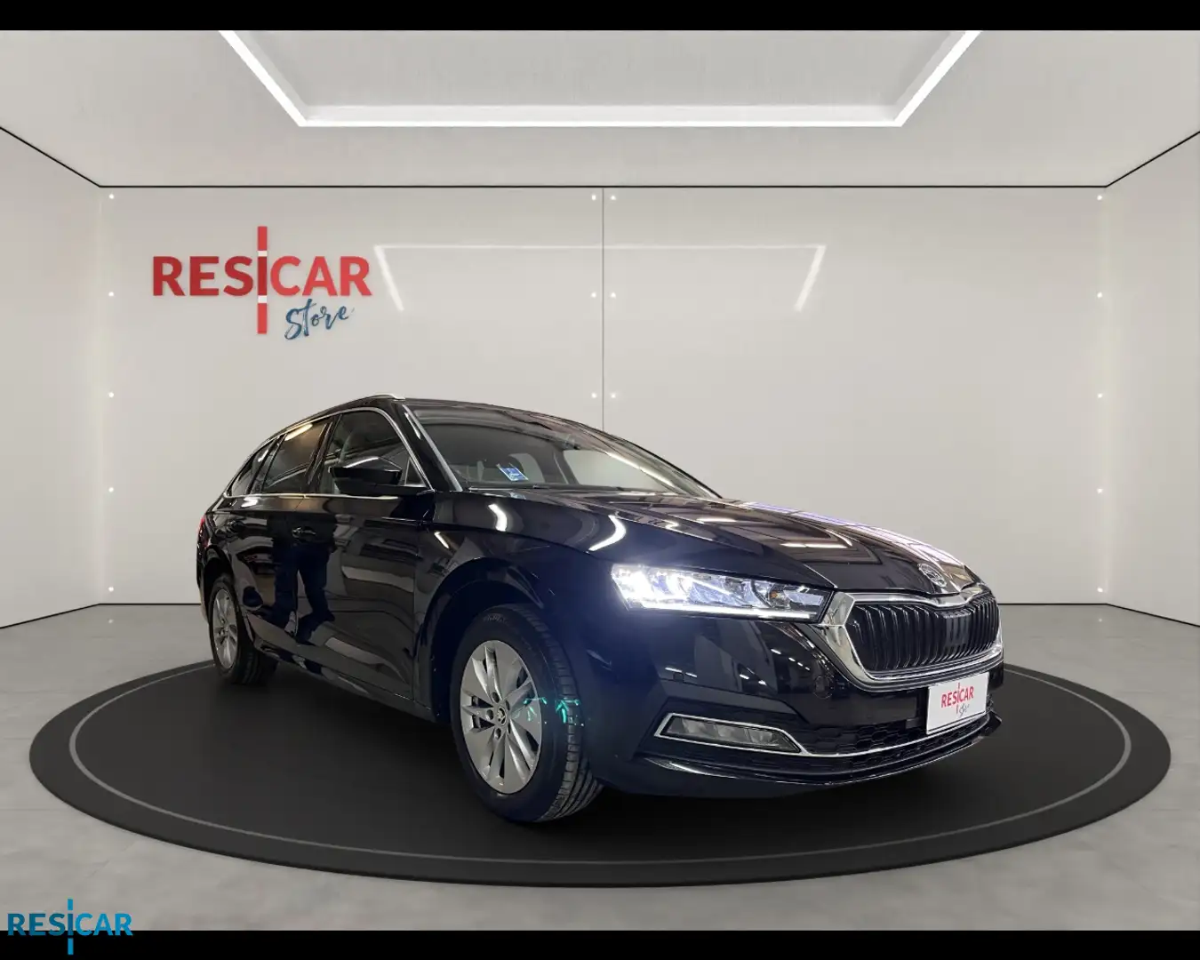 Skoda Octavia Wagon 2.0 TDI EVO SCR Executive Nero - 1