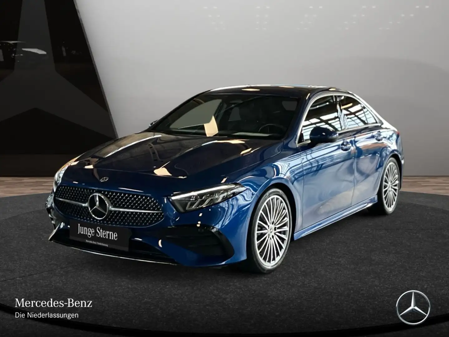 Mercedes-Benz A 220 Lim 4M AMG+AHK+LED+KAMERA+TOTW+KEYLESS+8G Bleu - 2