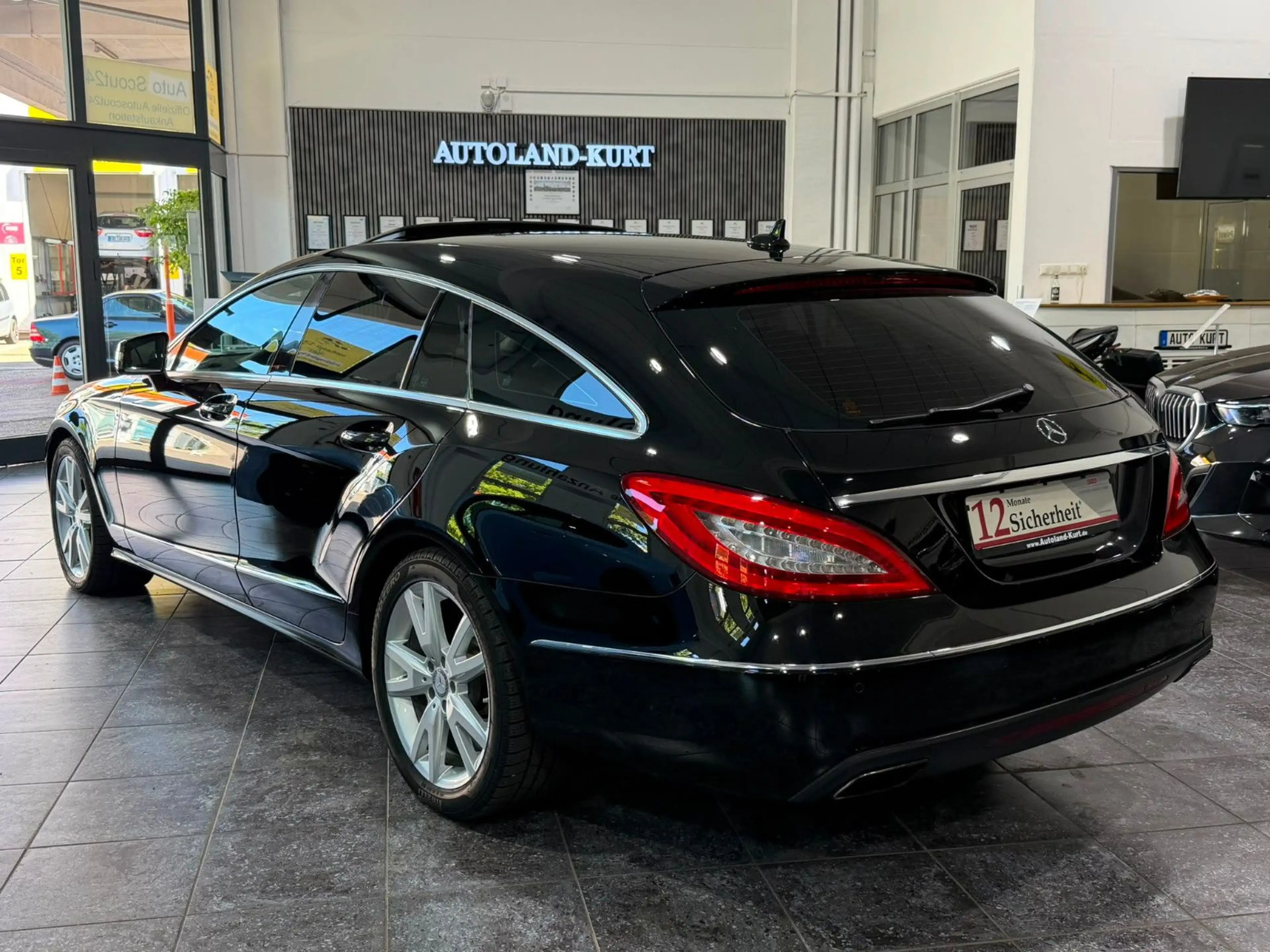 Mercedes-Benz CLS 350 *Glasdach*RFK*Leder*IL — photo 6
