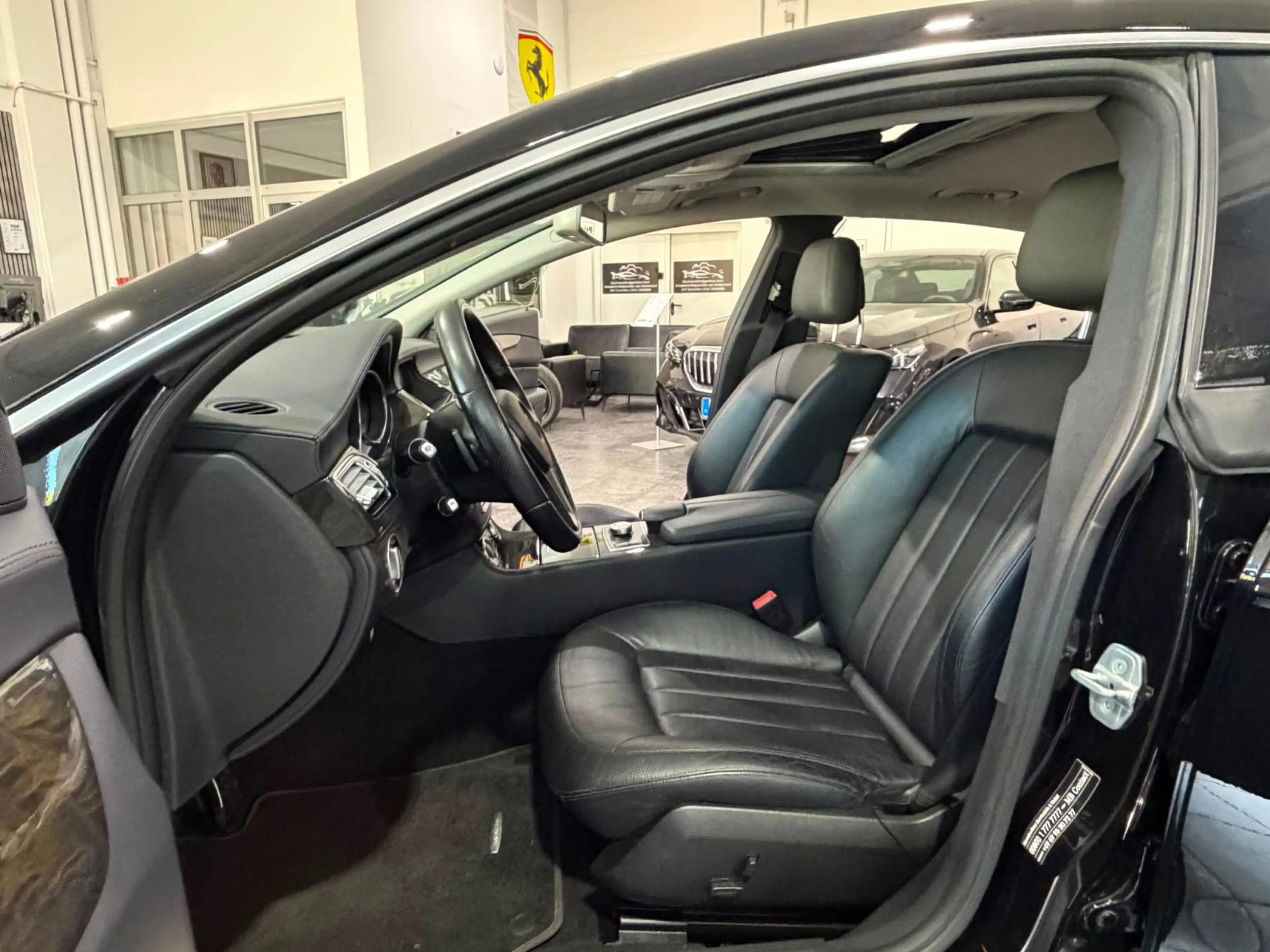 Mercedes-Benz CLS 350 *Glasdach*RFK*Leder*IL — photo 11