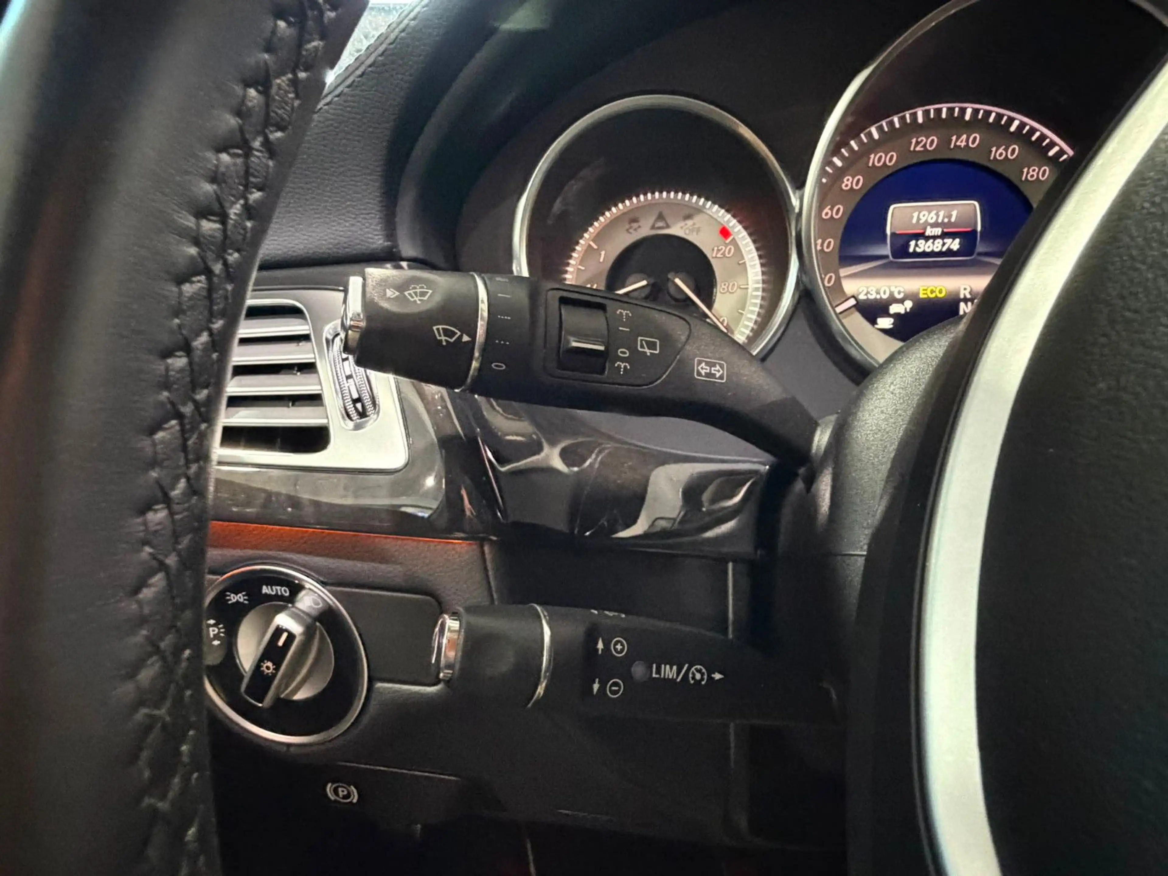 Mercedes-Benz CLS 350 *Glasdach*RFK*Leder*IL — photo 13