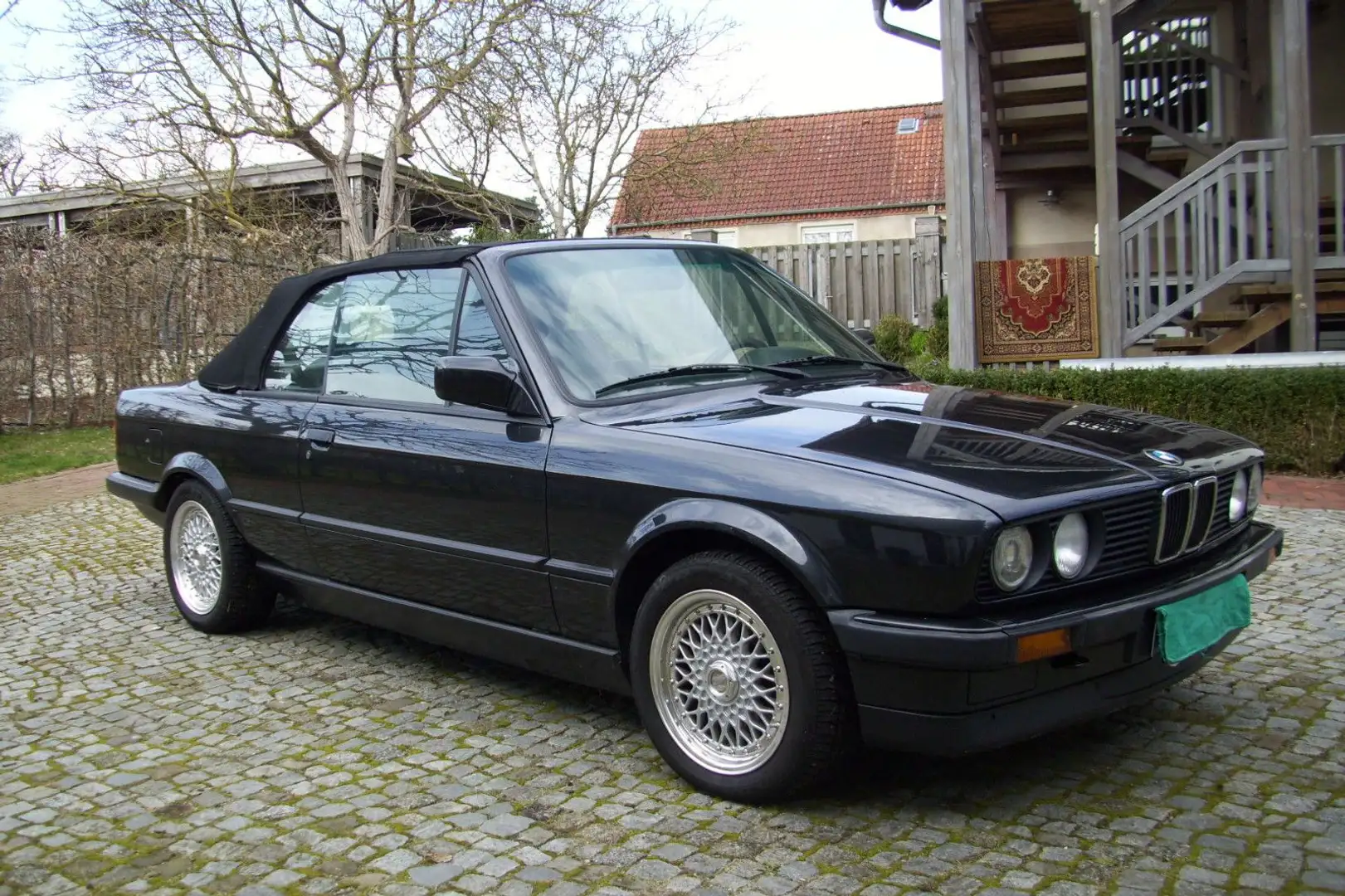 BMW 320 i Cabriolet Siyah - 2