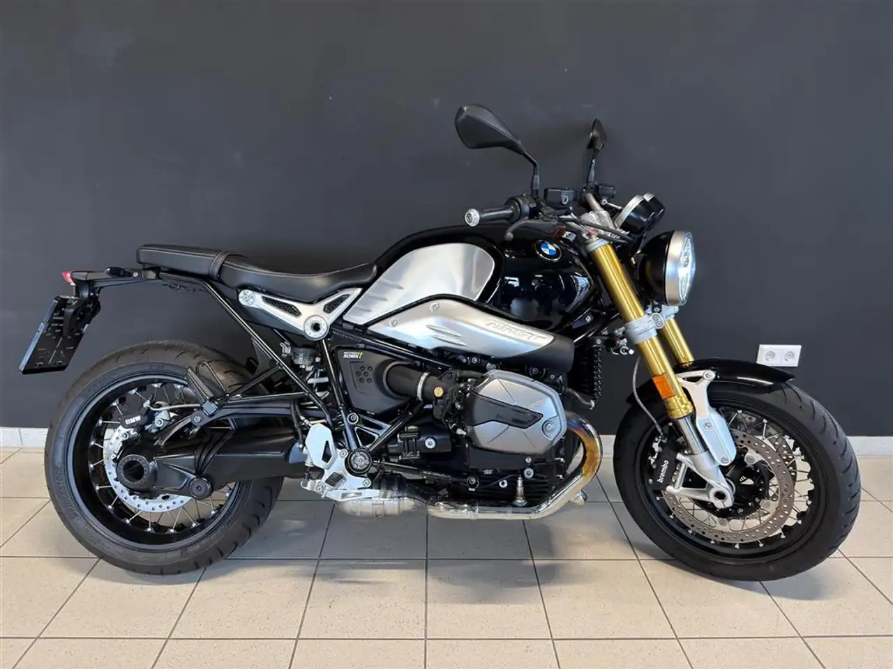 BMW R nineT