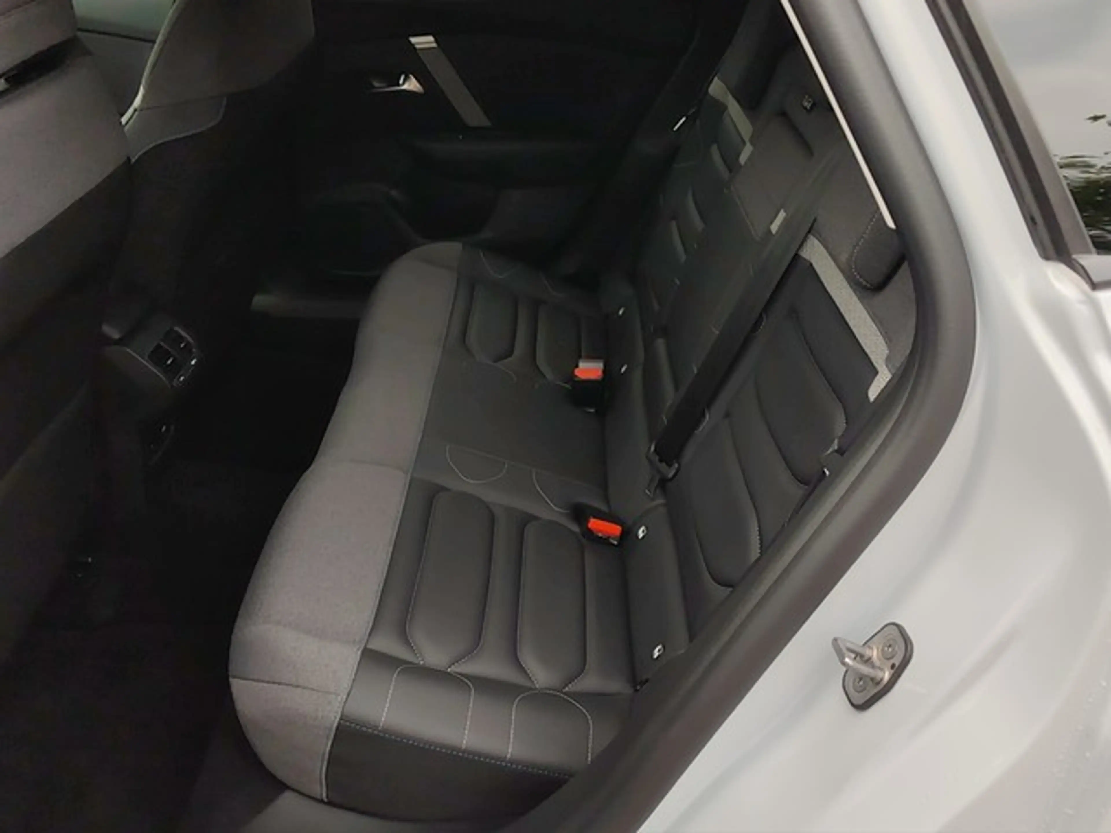 Citroen C4 Max EAT8 ALLWETTER LED KEYLESS CARPLAY PDC KAMERA — photo 15