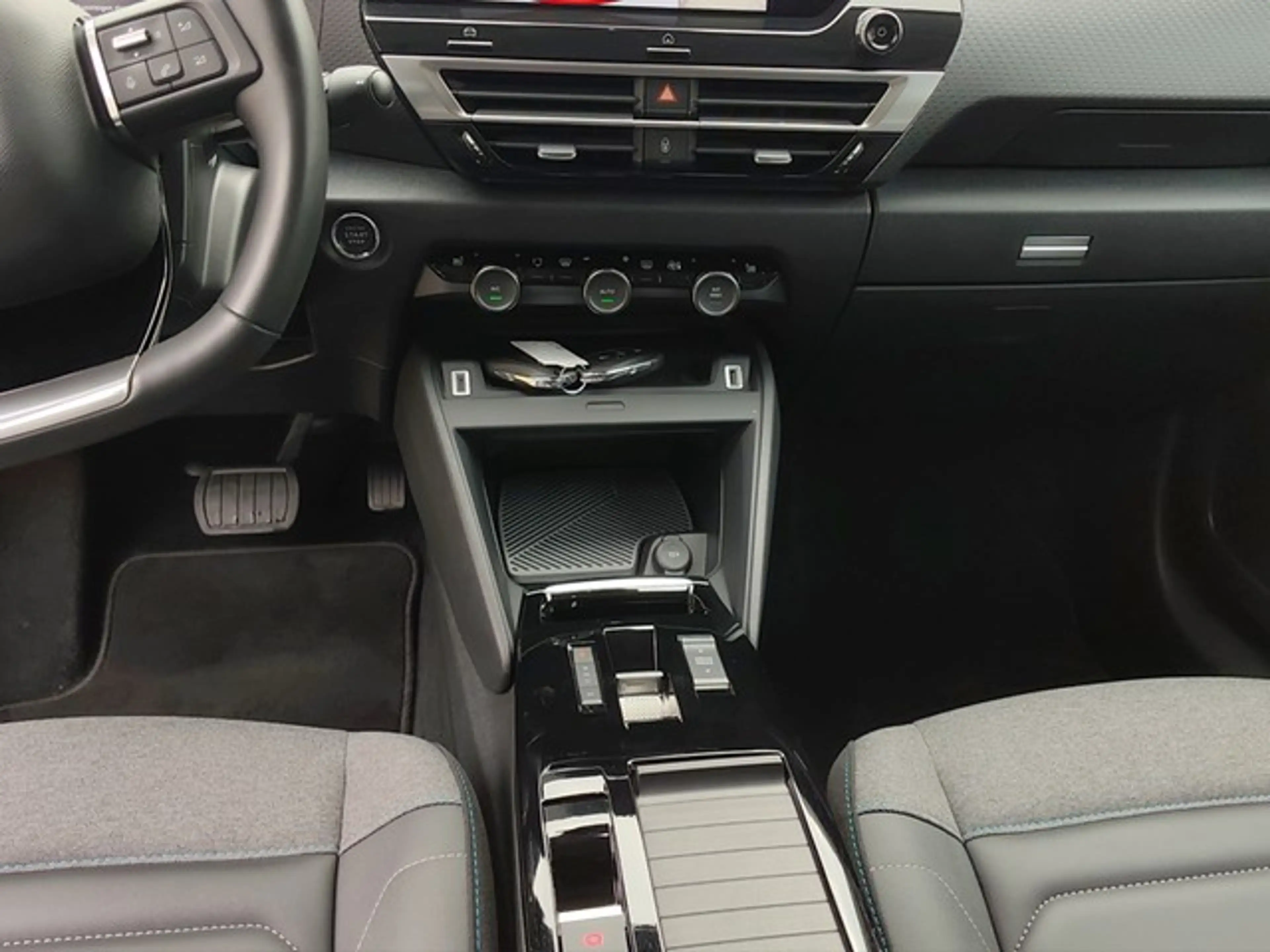 Citroen C4 Max EAT8 ALLWETTER LED KEYLESS CARPLAY PDC KAMERA — photo 11