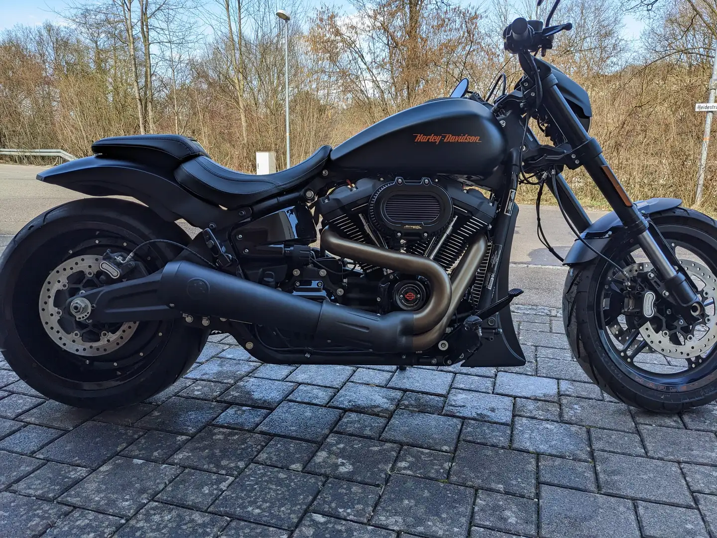 Harley-Davidson FXDR 114 Schwarz - 1