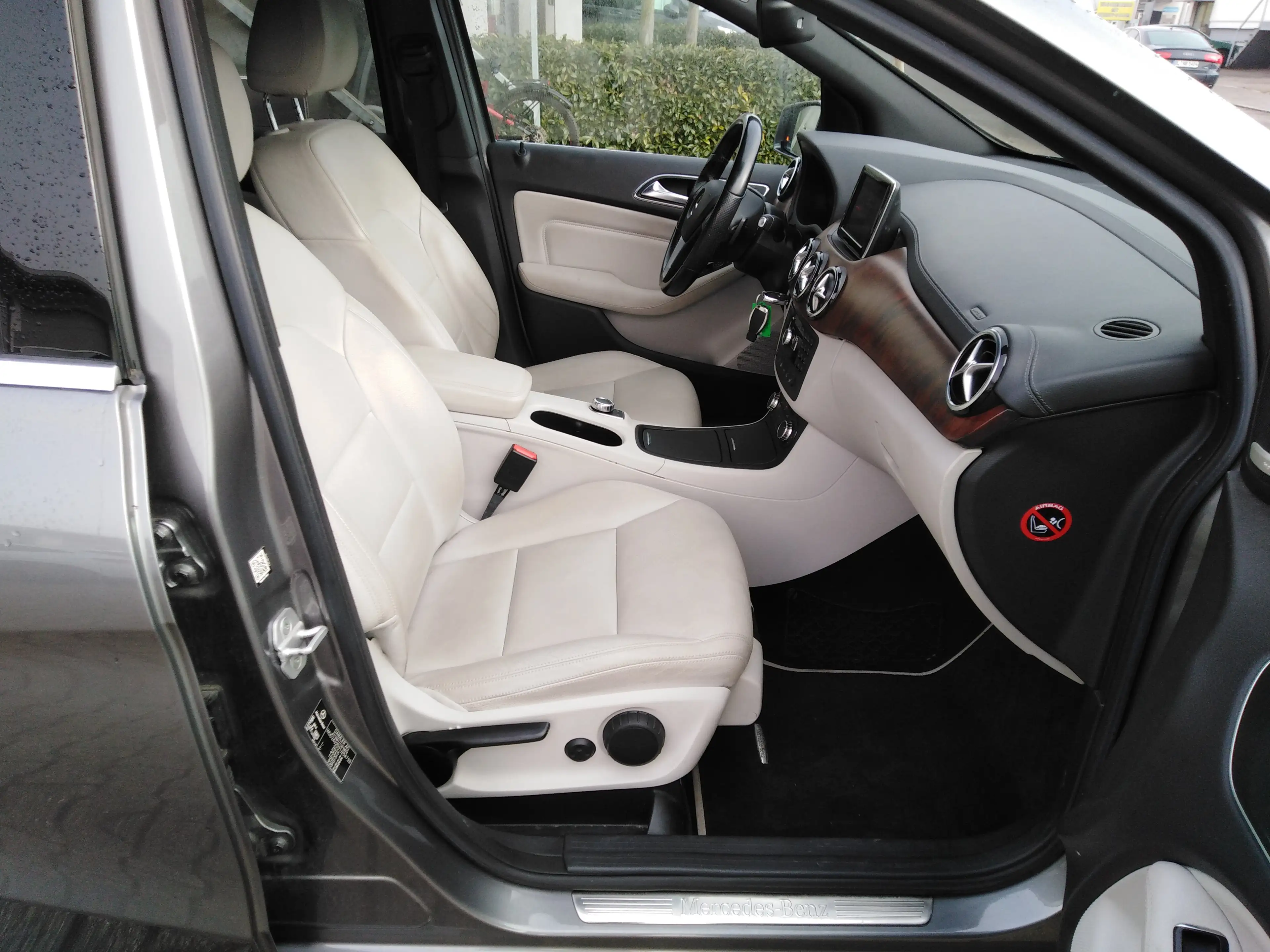 Mercedes-Benz B 220 cdi-Automatik-Kamera-AHK-Euro6-Harman — photo 13