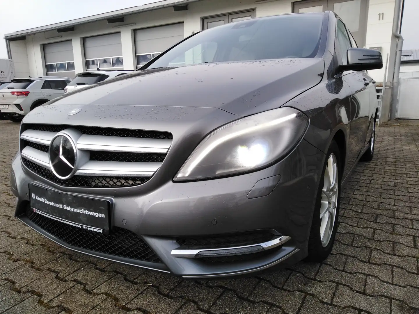 Mercedes-Benz B 220 cdi-Automatik-Kamera-AHK-Euro6-Harman Gris - 1