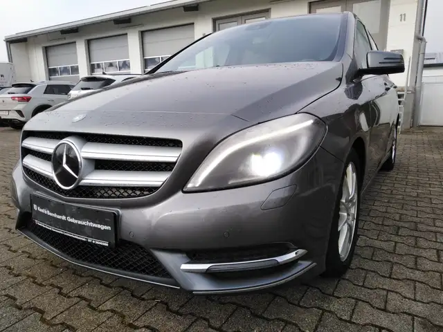Mercedes-Benz B 220 cdi-Automatik-Kamera-AHK-Euro6-Harman